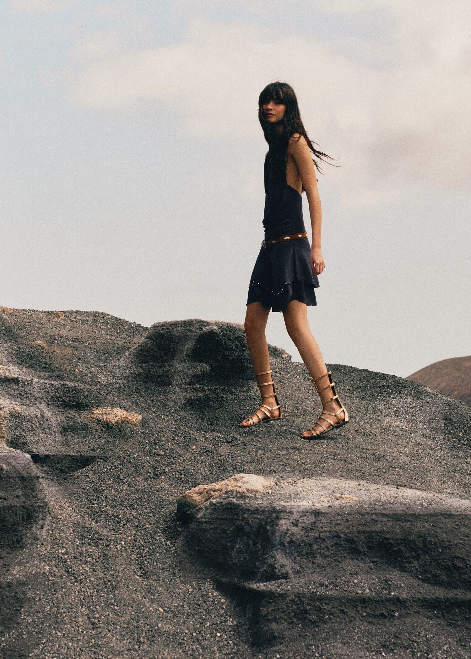 Short dress with draped collar - Details of the article 5