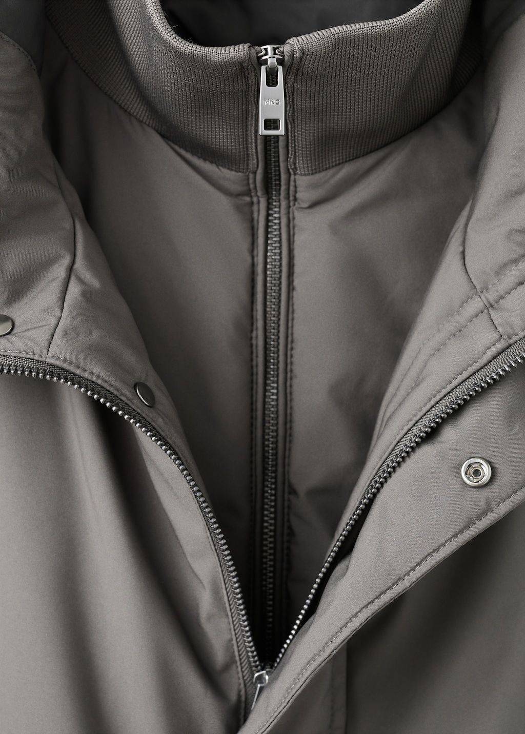 Detachable water-repellent padded parka