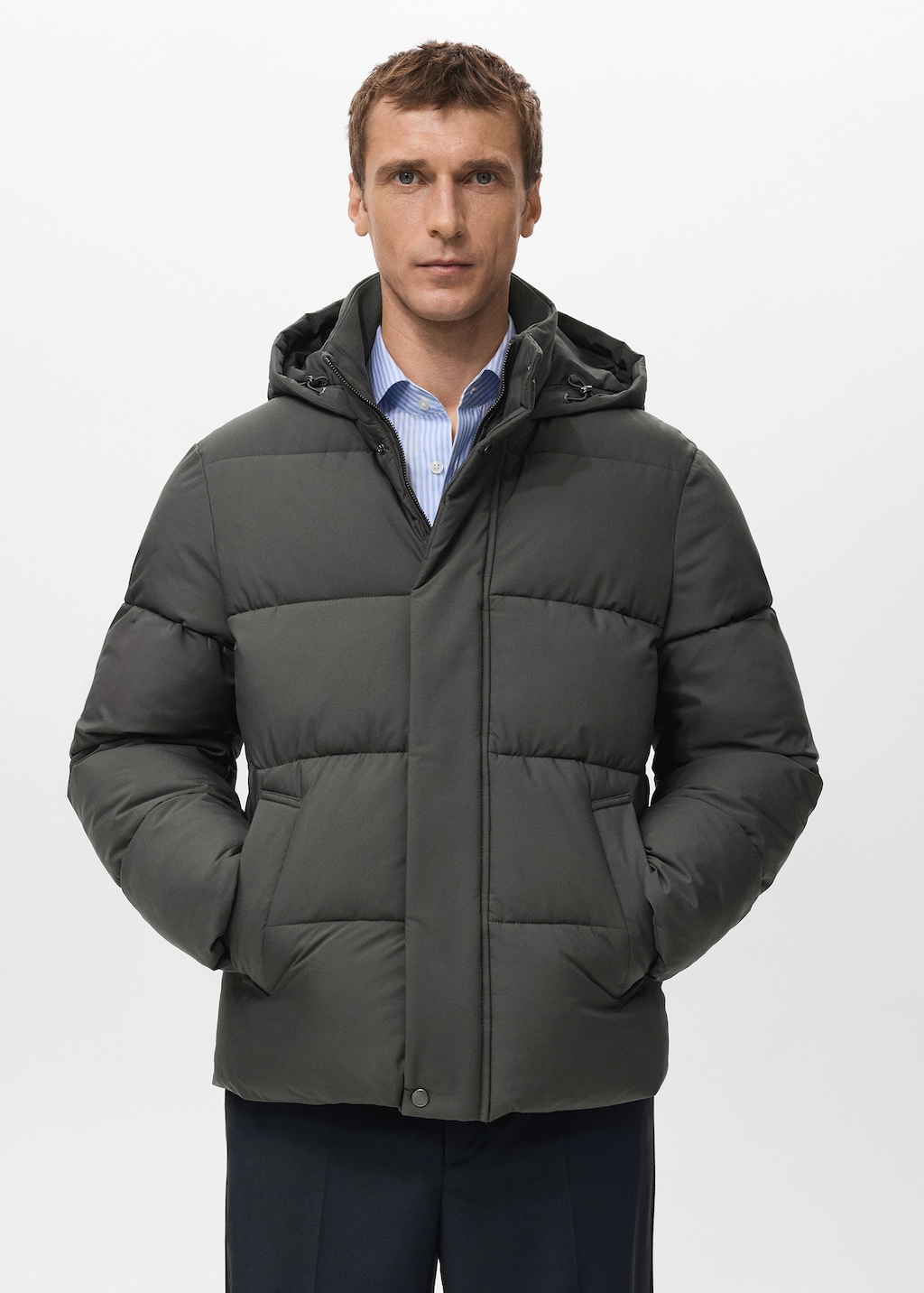 Short water-repellent puffer jacket