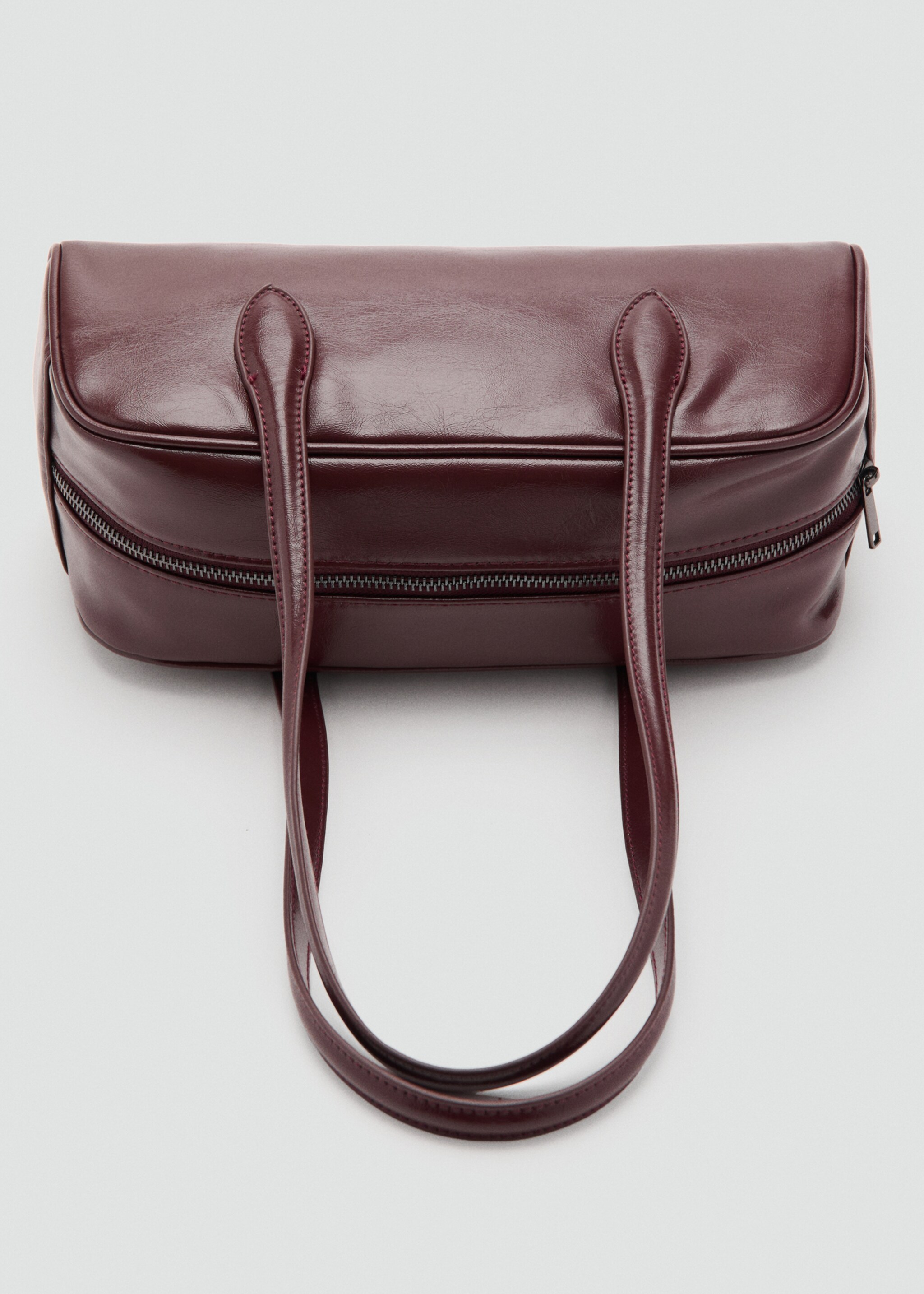 Bowling bag with faux-leather finish - Details of the article 3, Burgundy. Ref: 27091176-00.