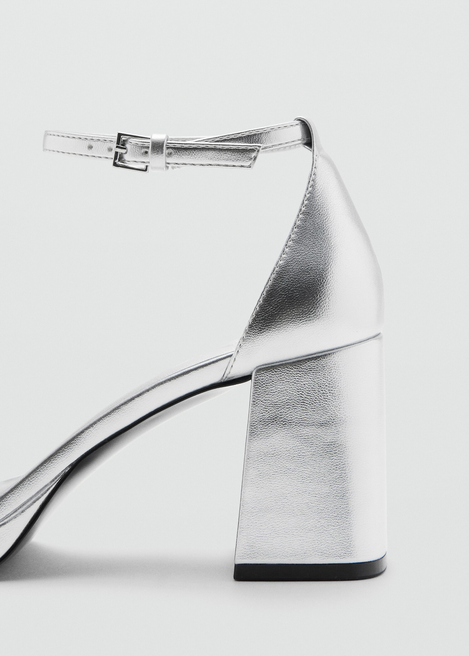 Metallic heel sandals - Details of the article 1