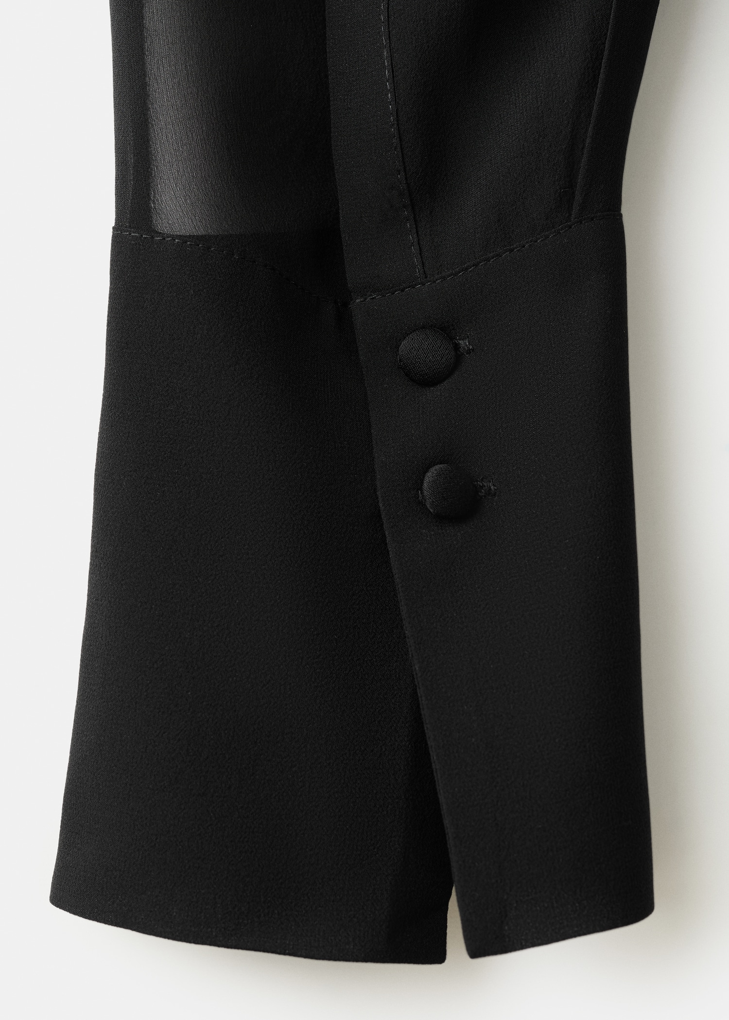 Lang zijden overhemd met sjaaltje - Detail van het artikel 8