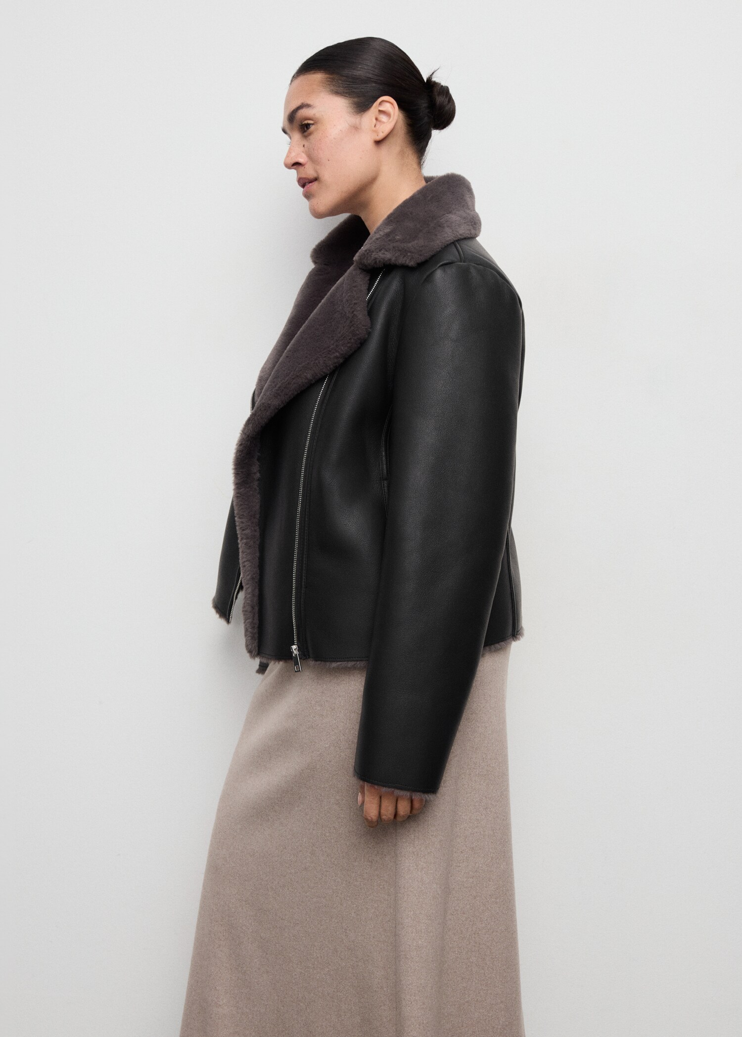 Faux fur biker jacket - Details of the article 5