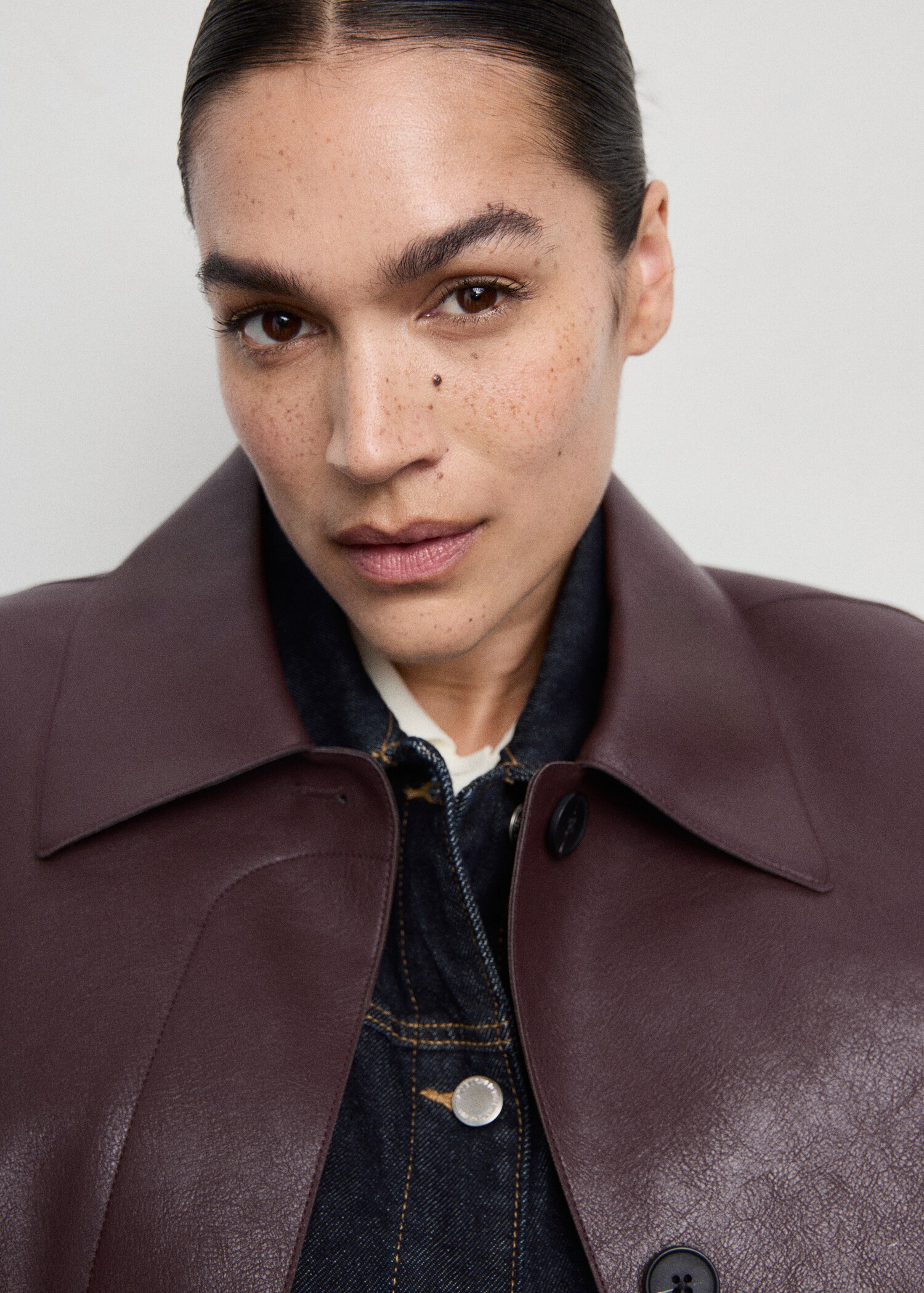 Faux leather effect jacket with pockets - Details of the article 4