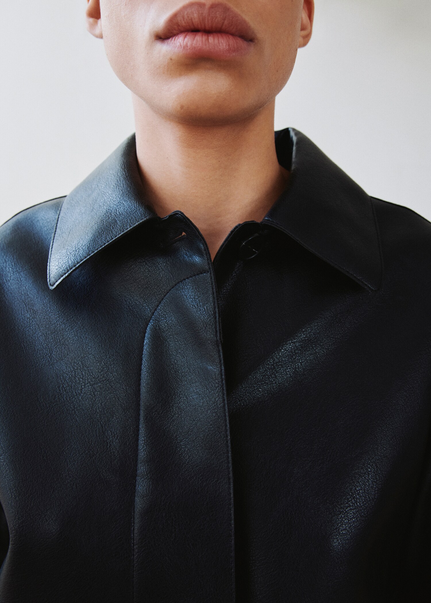 Faux leather effect jacket with pockets - Details of the article 1