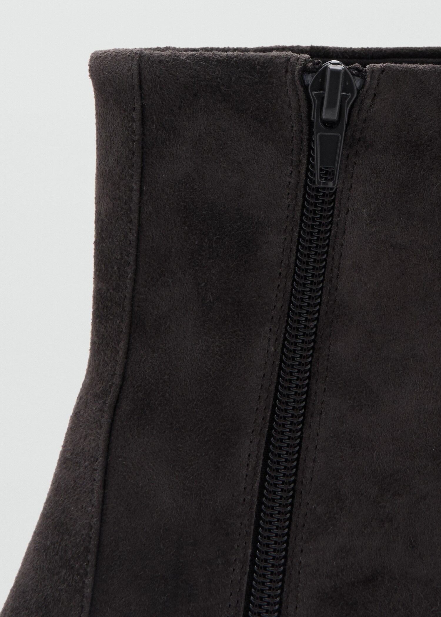 Suede block-heel boots - Details of the article 2