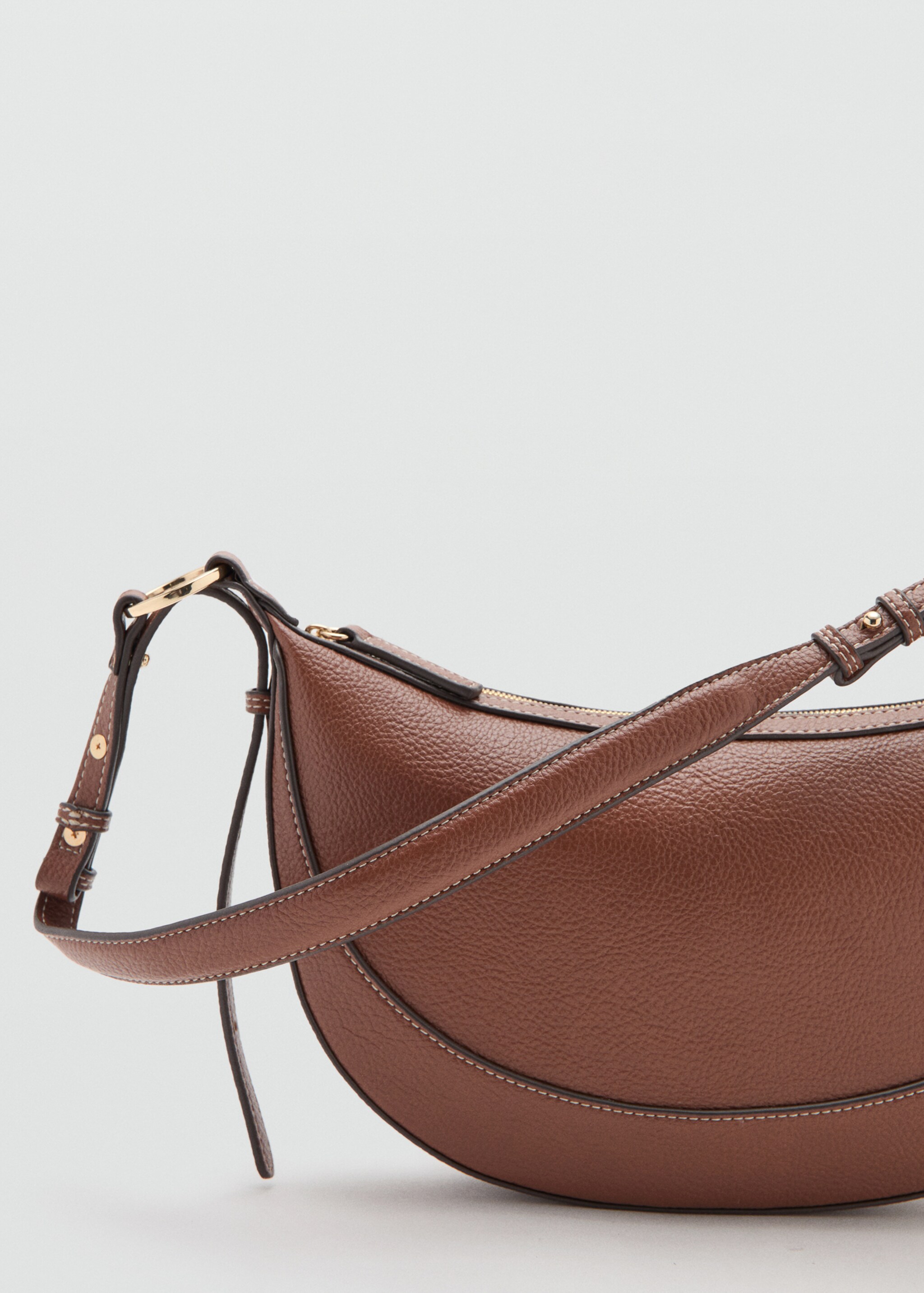 Oval shoulder bag - Details of the article 2, Leather. Ref: 27091216-00.