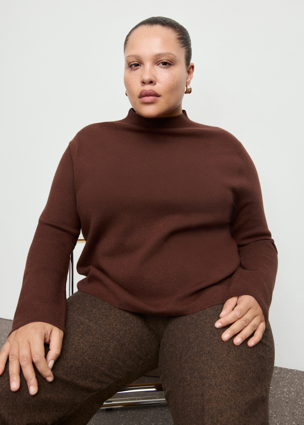 Knitted sweater with perkins neck