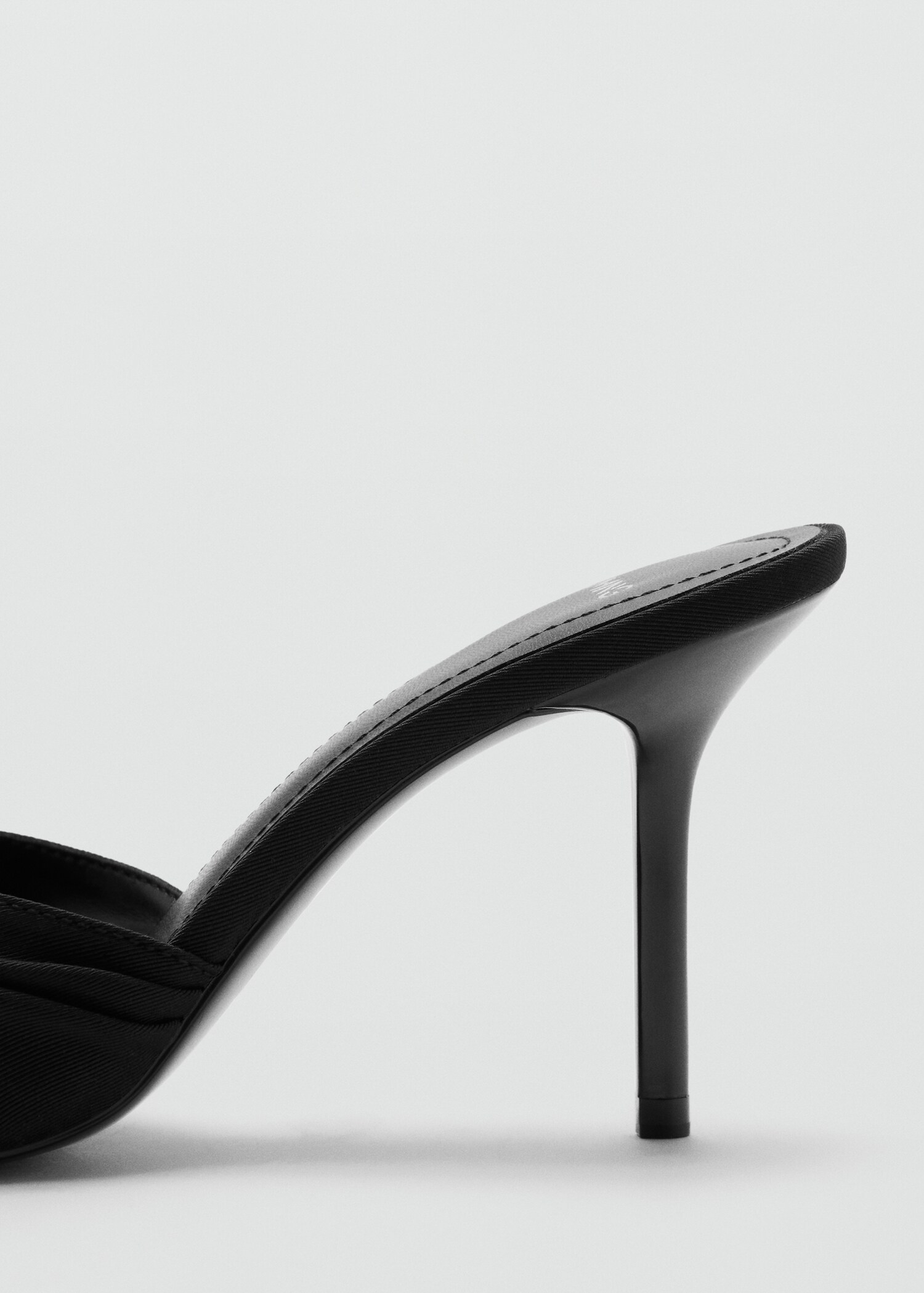 Bow heel sandals - Details of the article 1