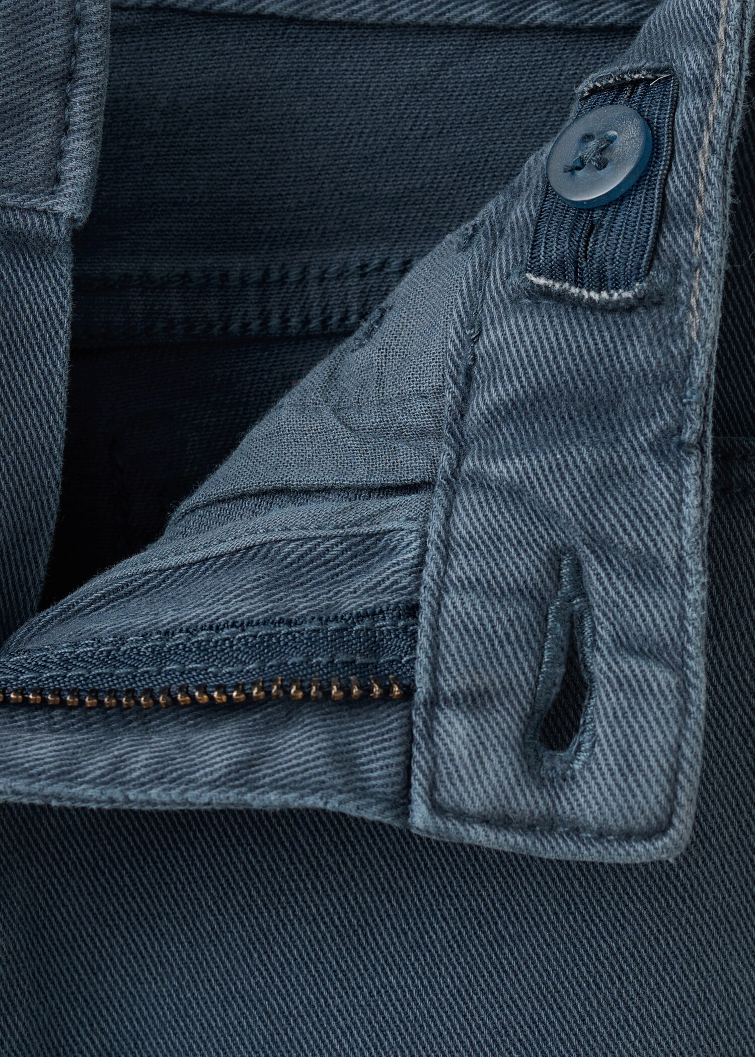 Straight hem trousers - Details of the article 8