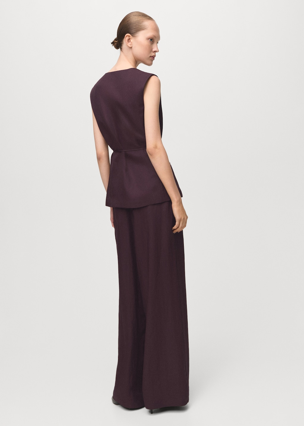 Suit vest with bow - image 3