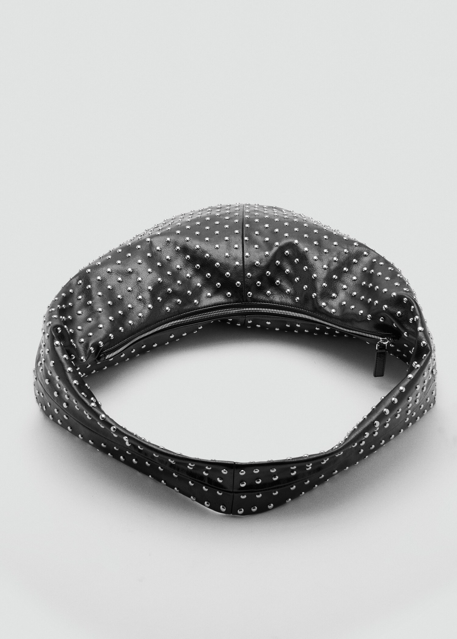 Oval studded shoulder bag - Details of the article 3