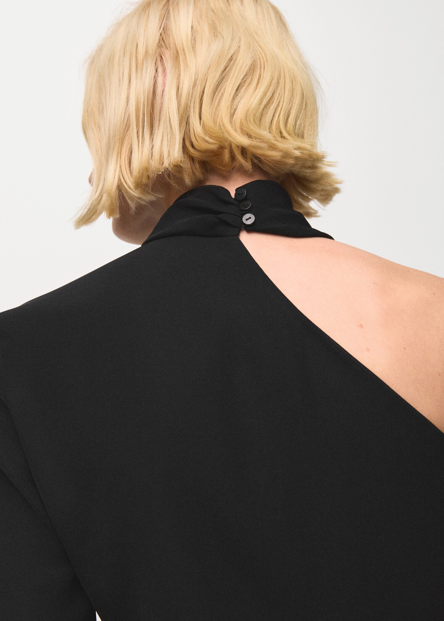 Asymmetrical blouse with metallic detail - Details of the article 6