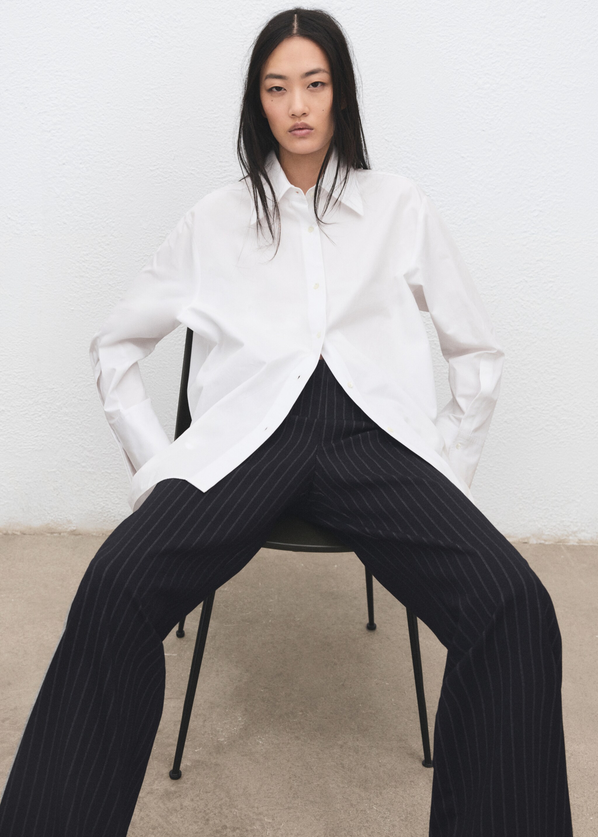 Chalk-stripe straight trousers - Details of the article 2, Navy. Ref: 27091278-00.