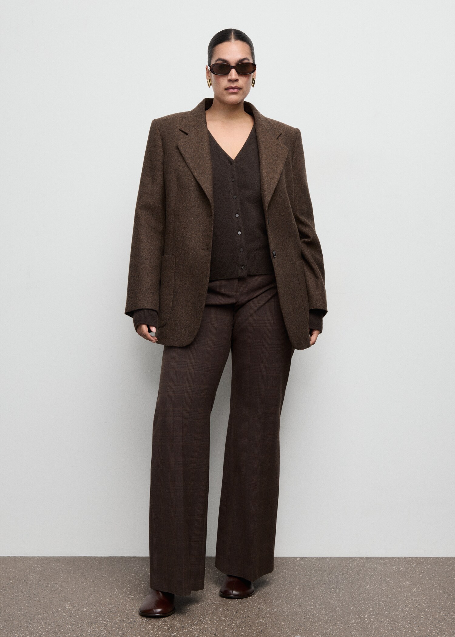 V-neck knitted cardigan - Details of the article 3