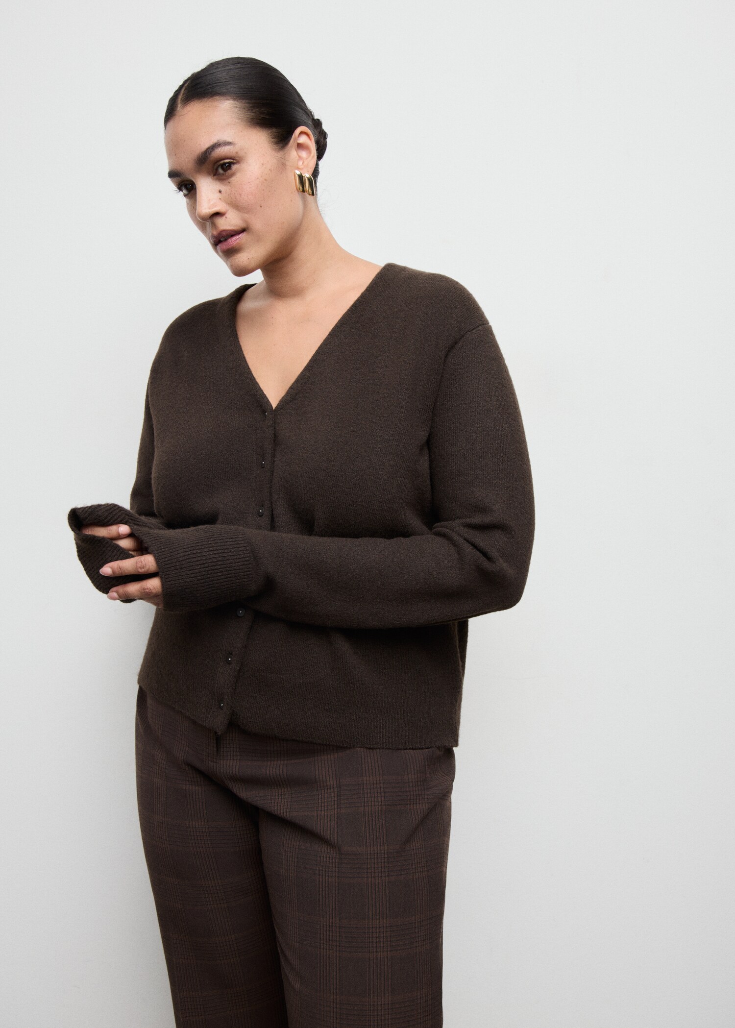 V-neck knitted cardigan - Details of the article 5