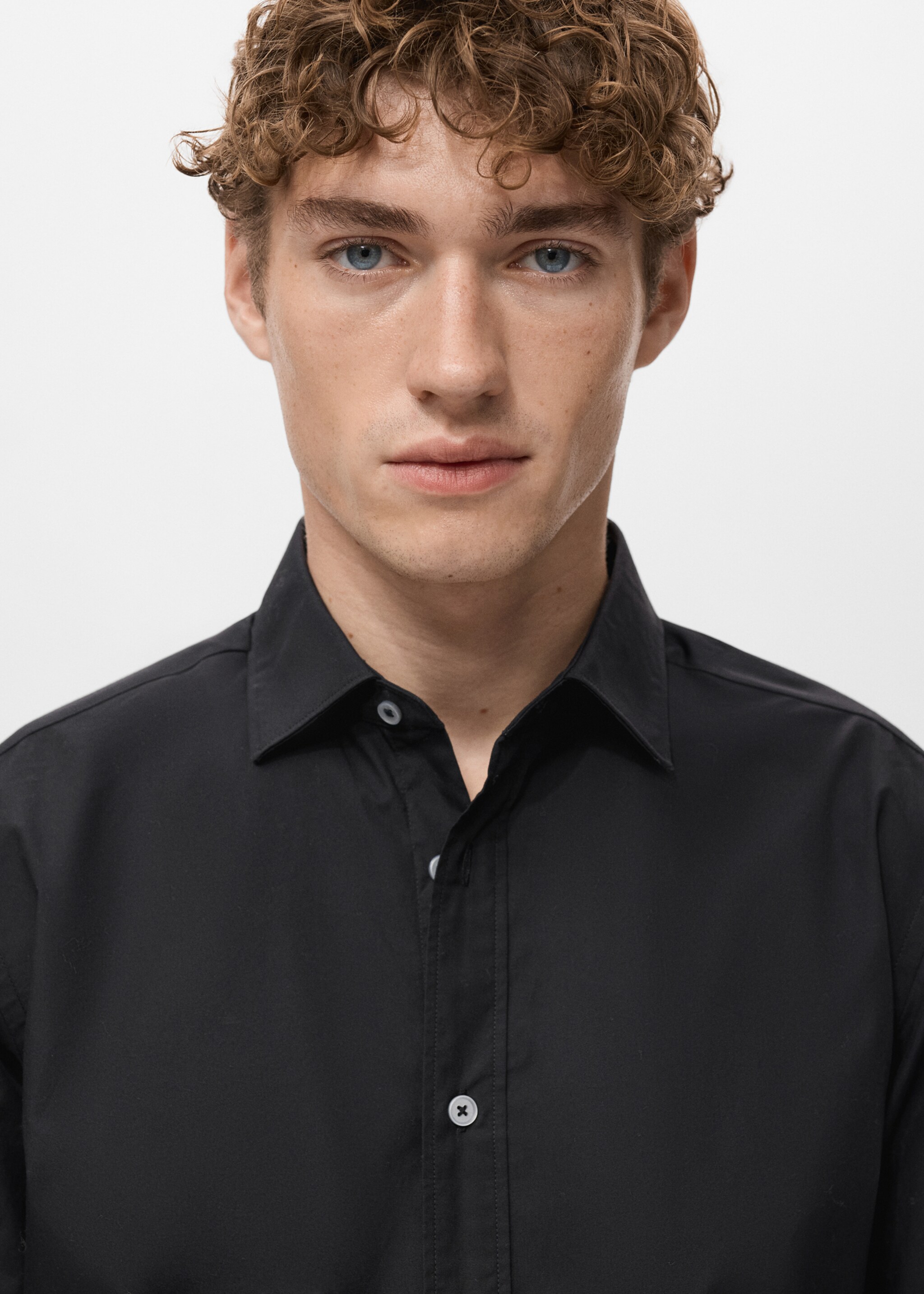 Regular-fit 100% cotton shirt - Details of the article 1, Black. Ref: 27091290-00.