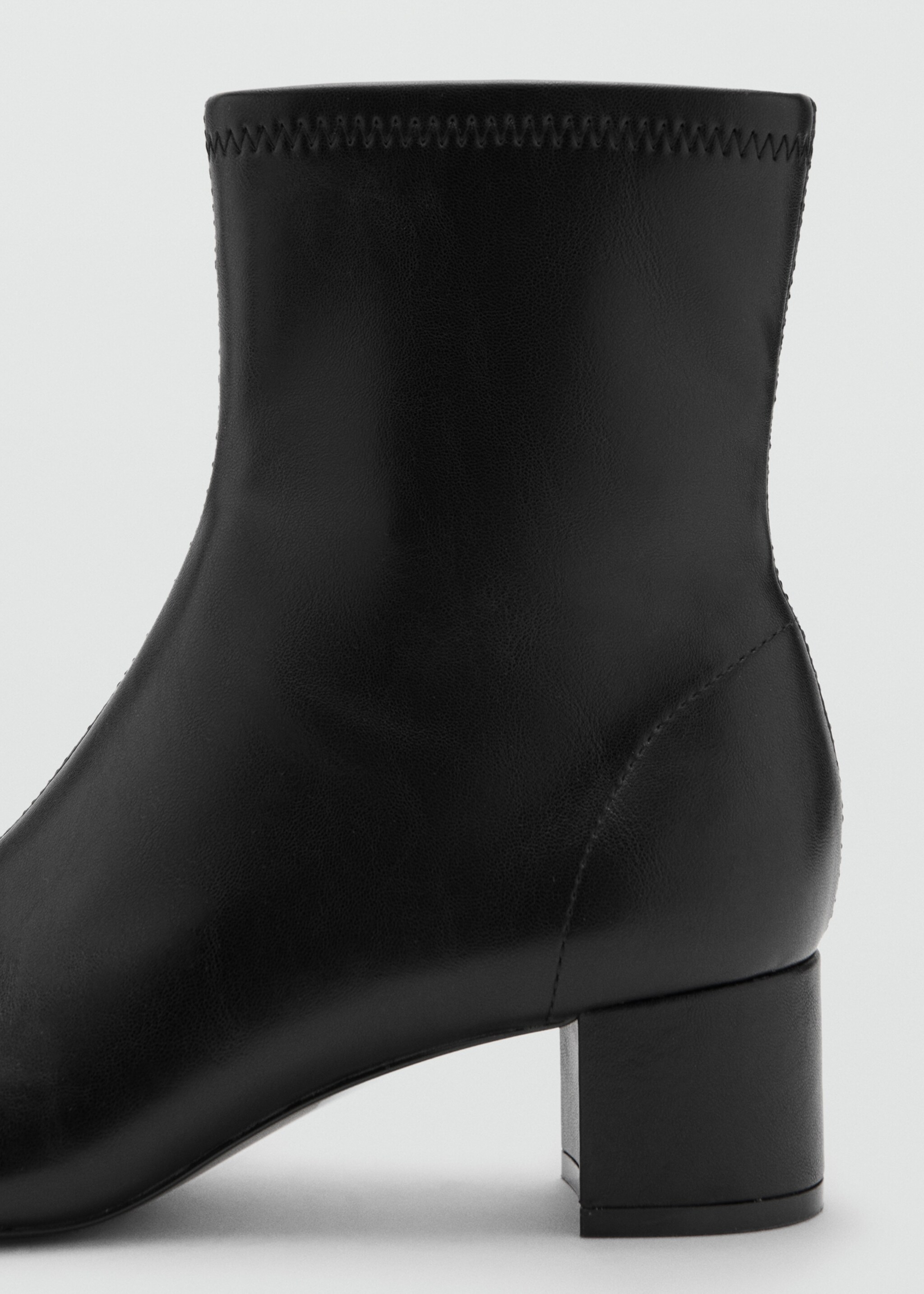Round-toe block-heel ankle boots - Details of the article 1, Black. Ref: 27091297-00.