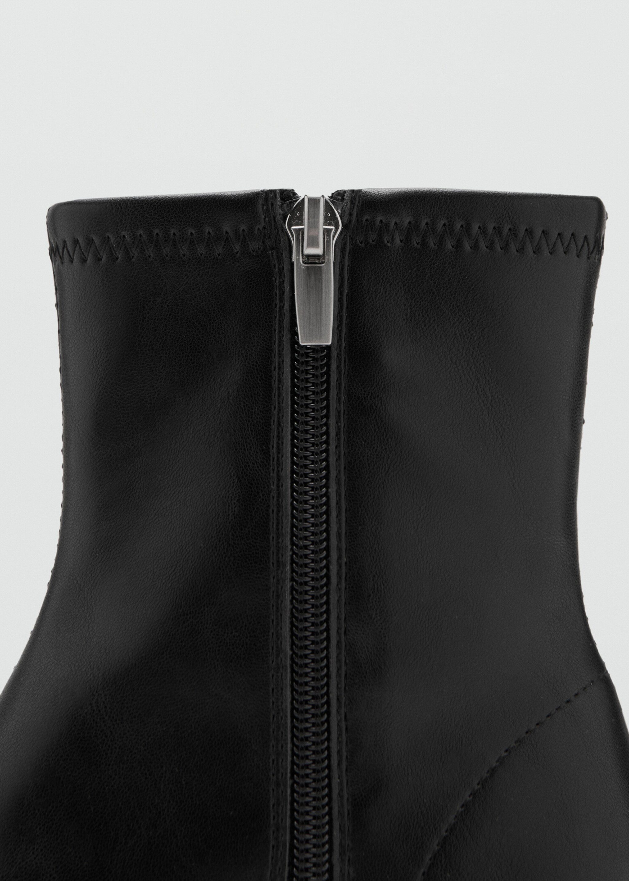 Round-toe block-heel ankle boots - Details of the article 3, Black. Ref: 27091297-00.