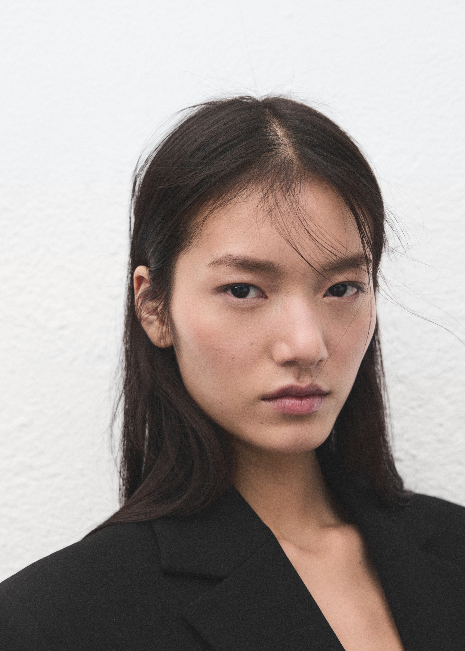 Straight suit jacket with lapel pockets - Details of the article 1