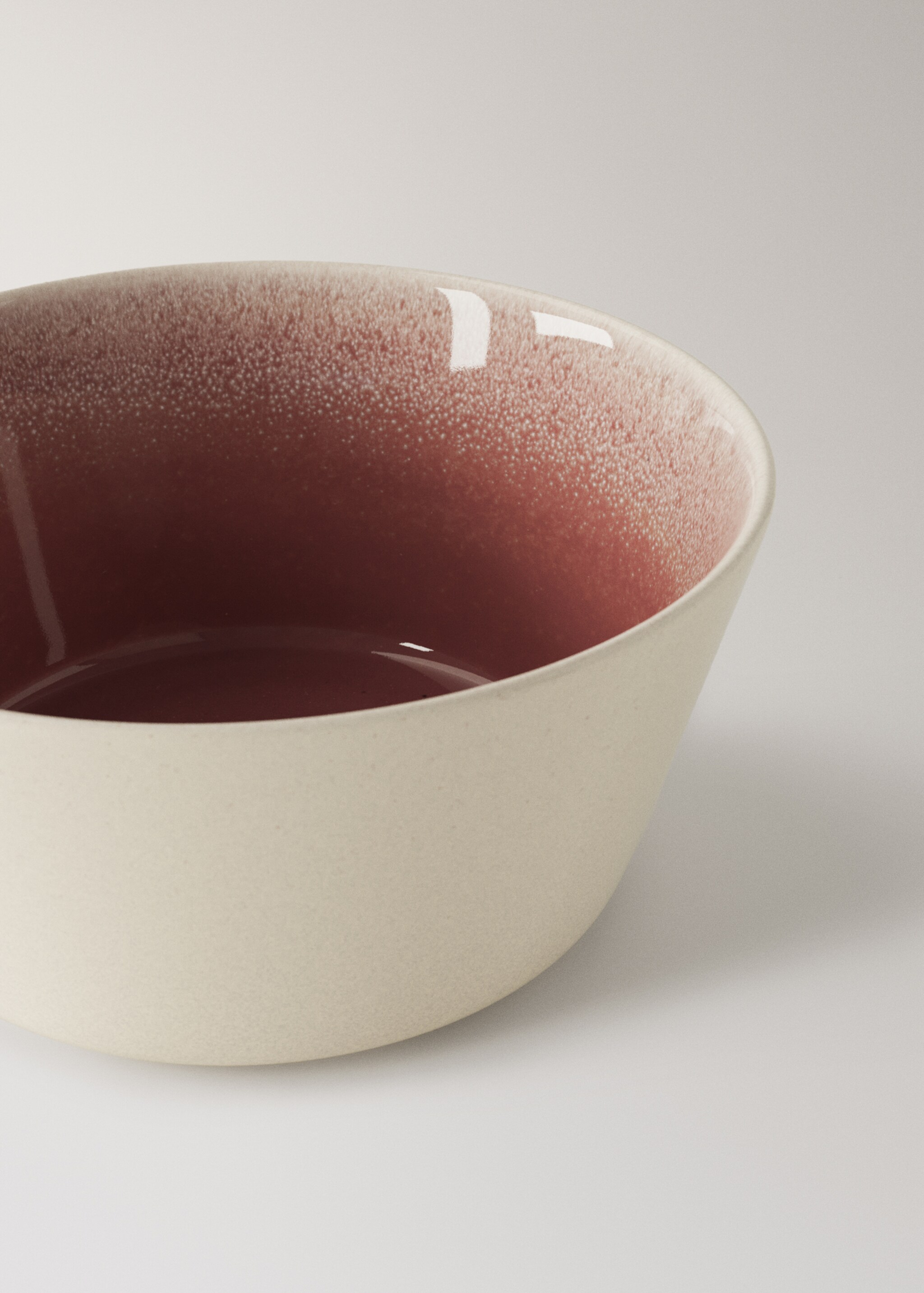 Gradient-colour stoneware bowl - Details of the article 1, Pale Pink. Ref: 27091312-00.