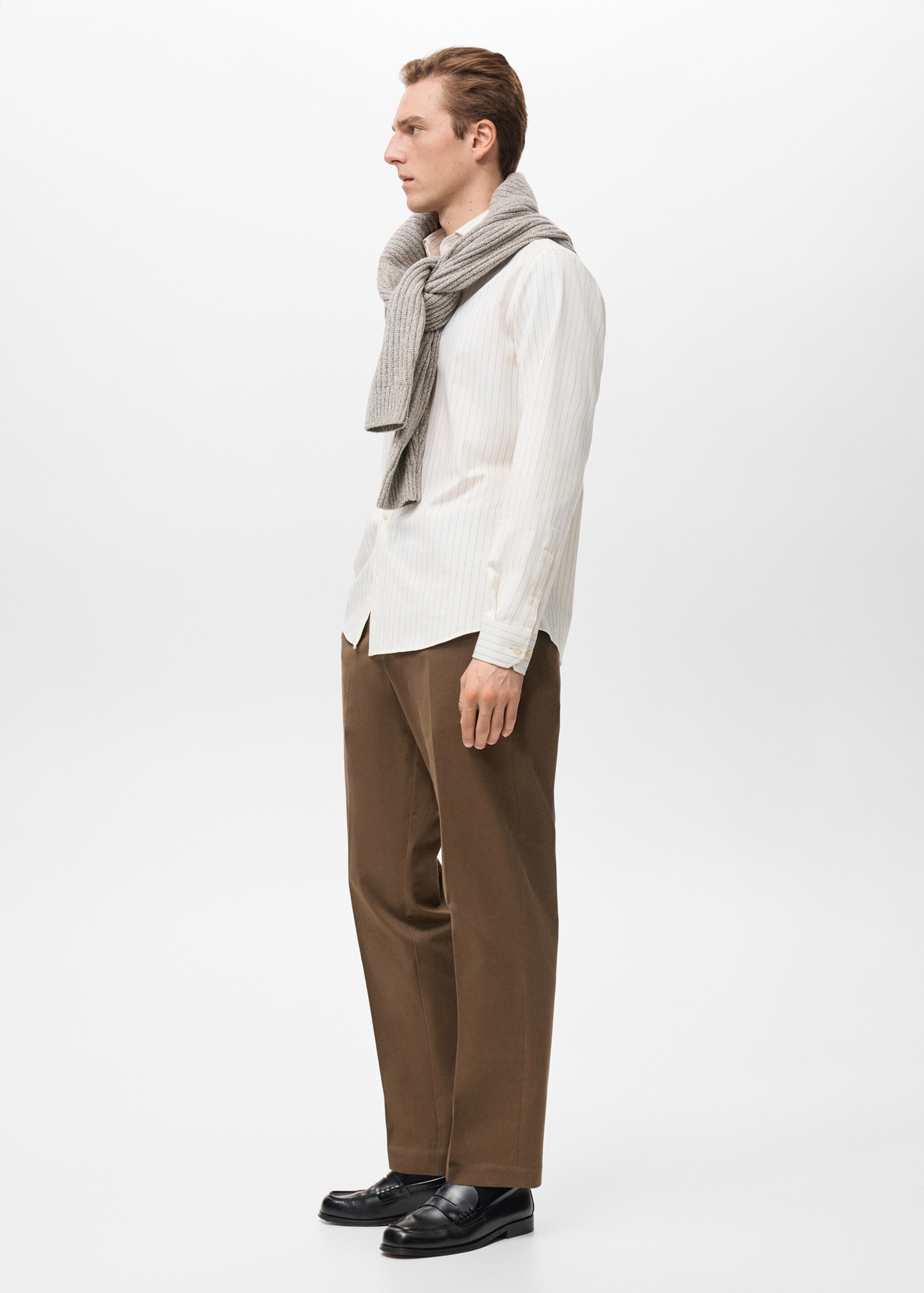 قميص مخطط من القطن 100% بتفصيلة عادية - تفاصيل المنتج 2, رملي. Ref: 27091314-00.