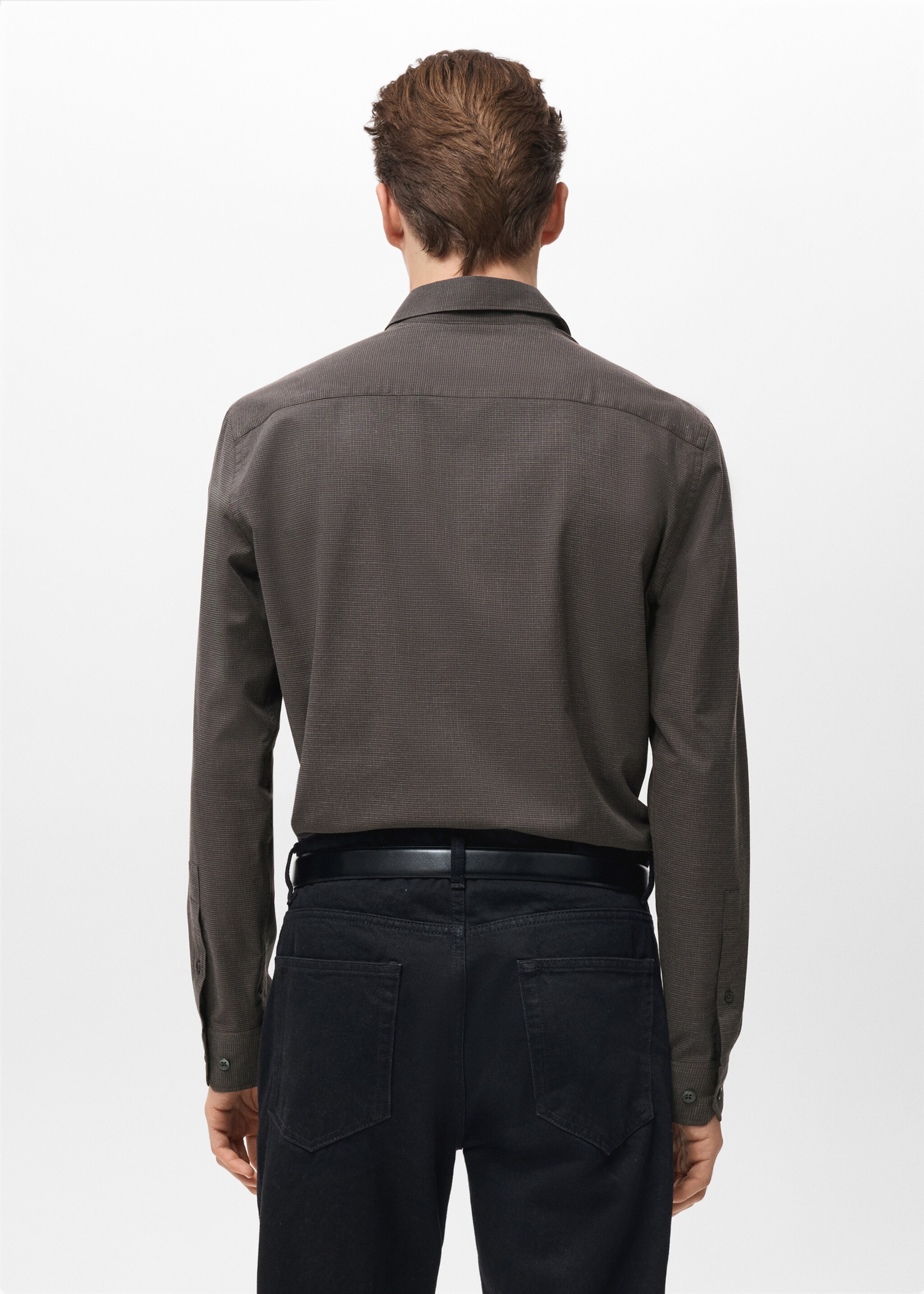 قميص مخطط من القطن 100% بتفصيلة عادية - الجهة الخلفية للمنتج, بني. Ref: 27091314-00.