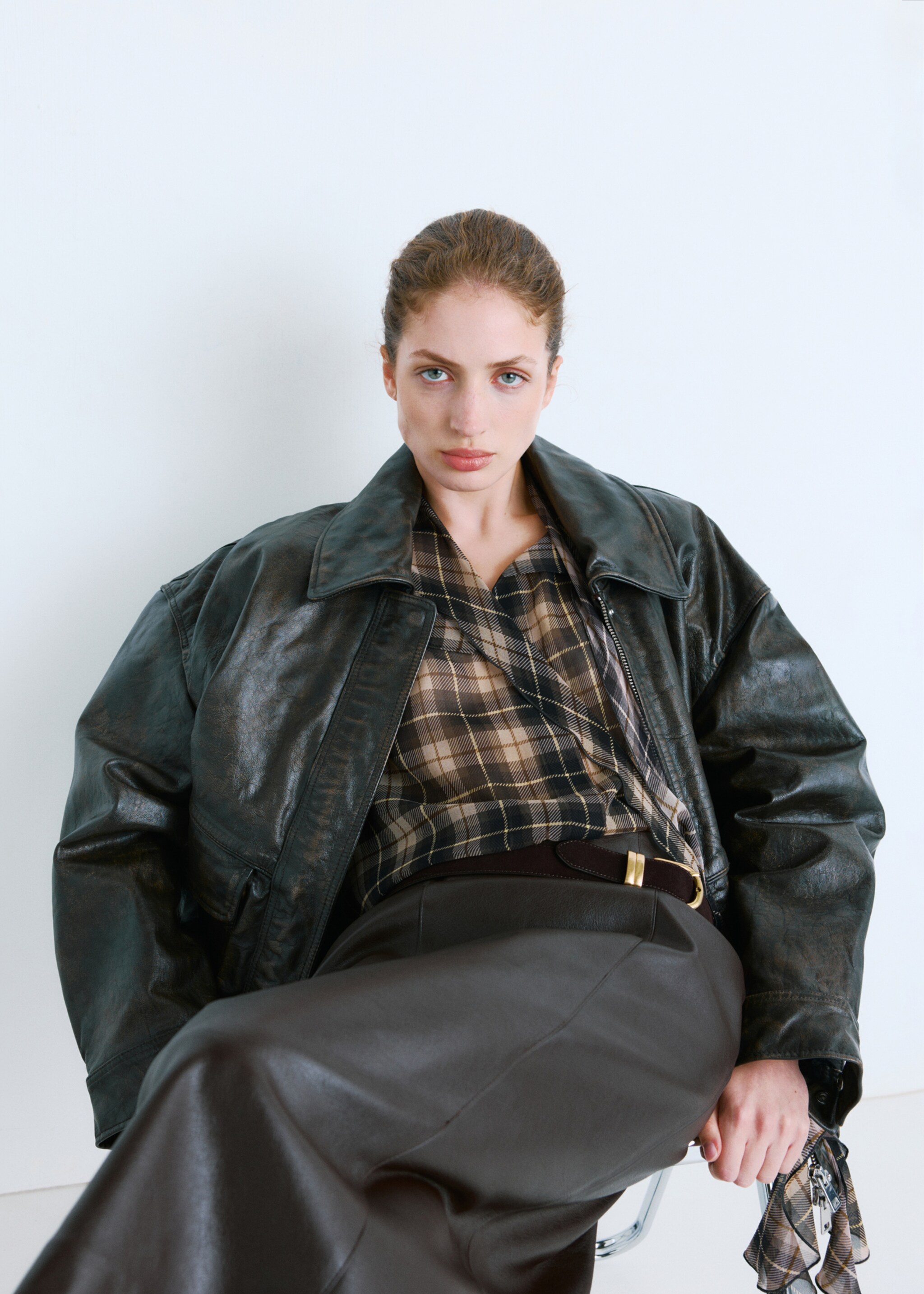 Plaid blouse with shawl collar - Details of the article 2, Black. Ref: 27091320-00.