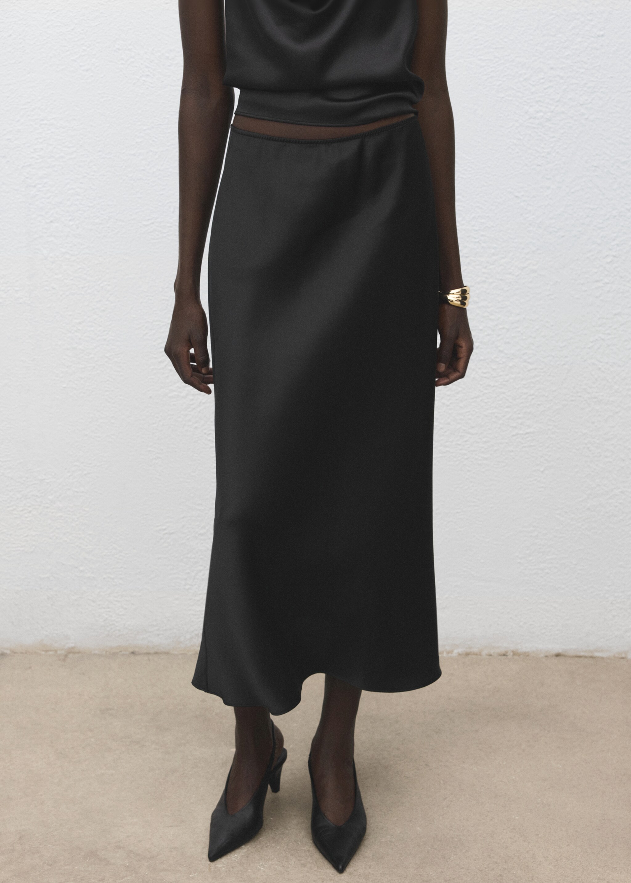 Satin long skirt - Medium plane, Black. Ref: 27091326-00.