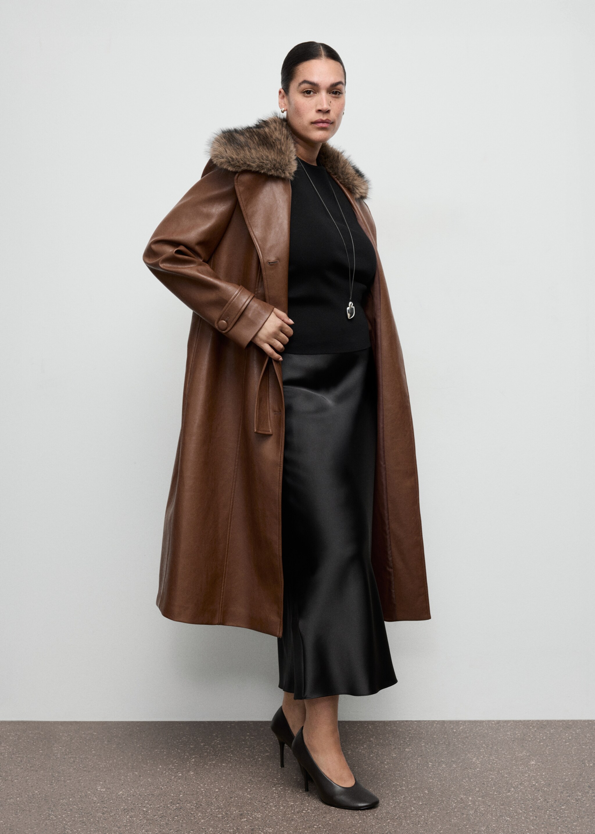 Satin long skirt - Details of the article 3, Black. Ref: 27091326-00.