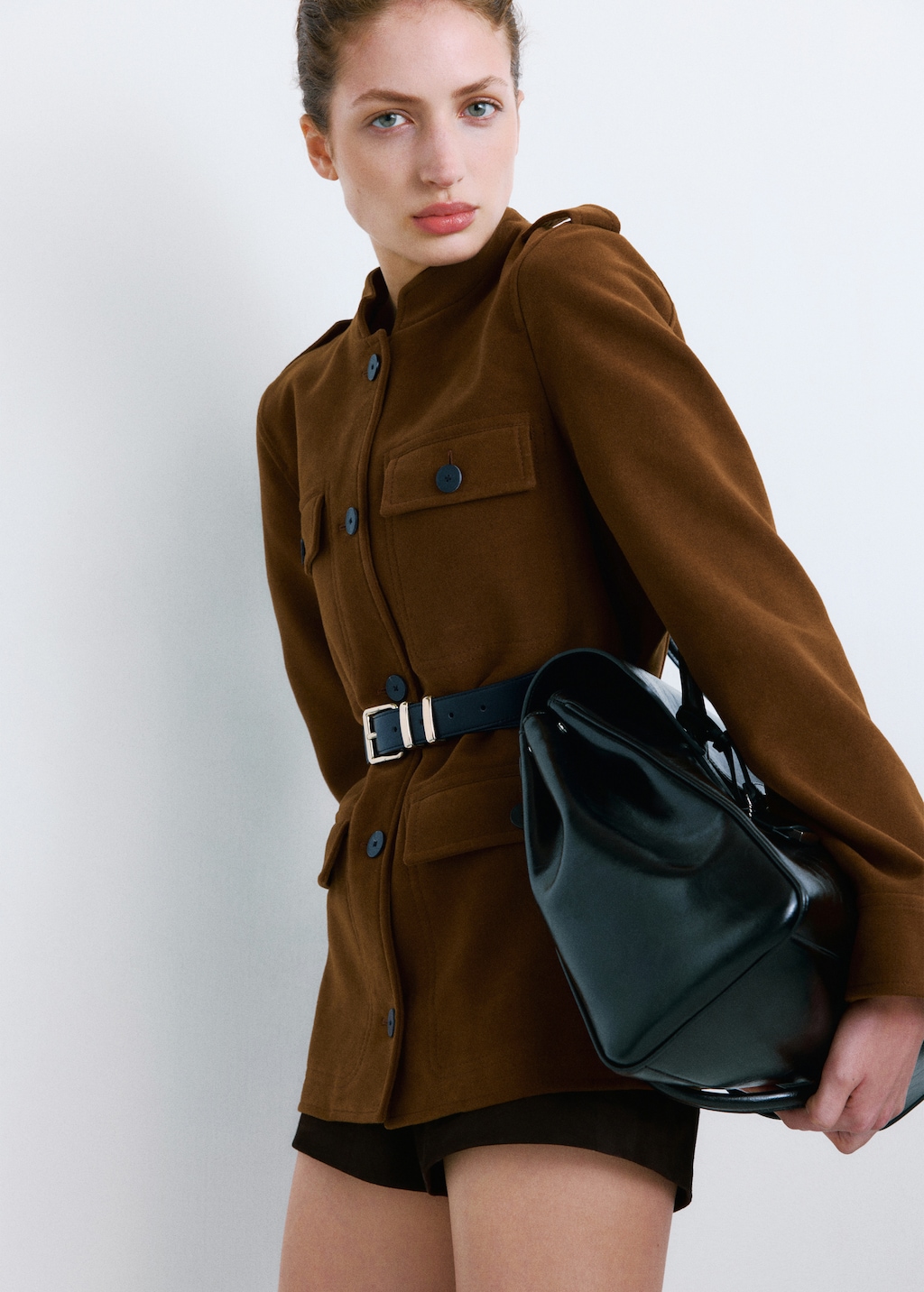 Collarless jacket with pockets