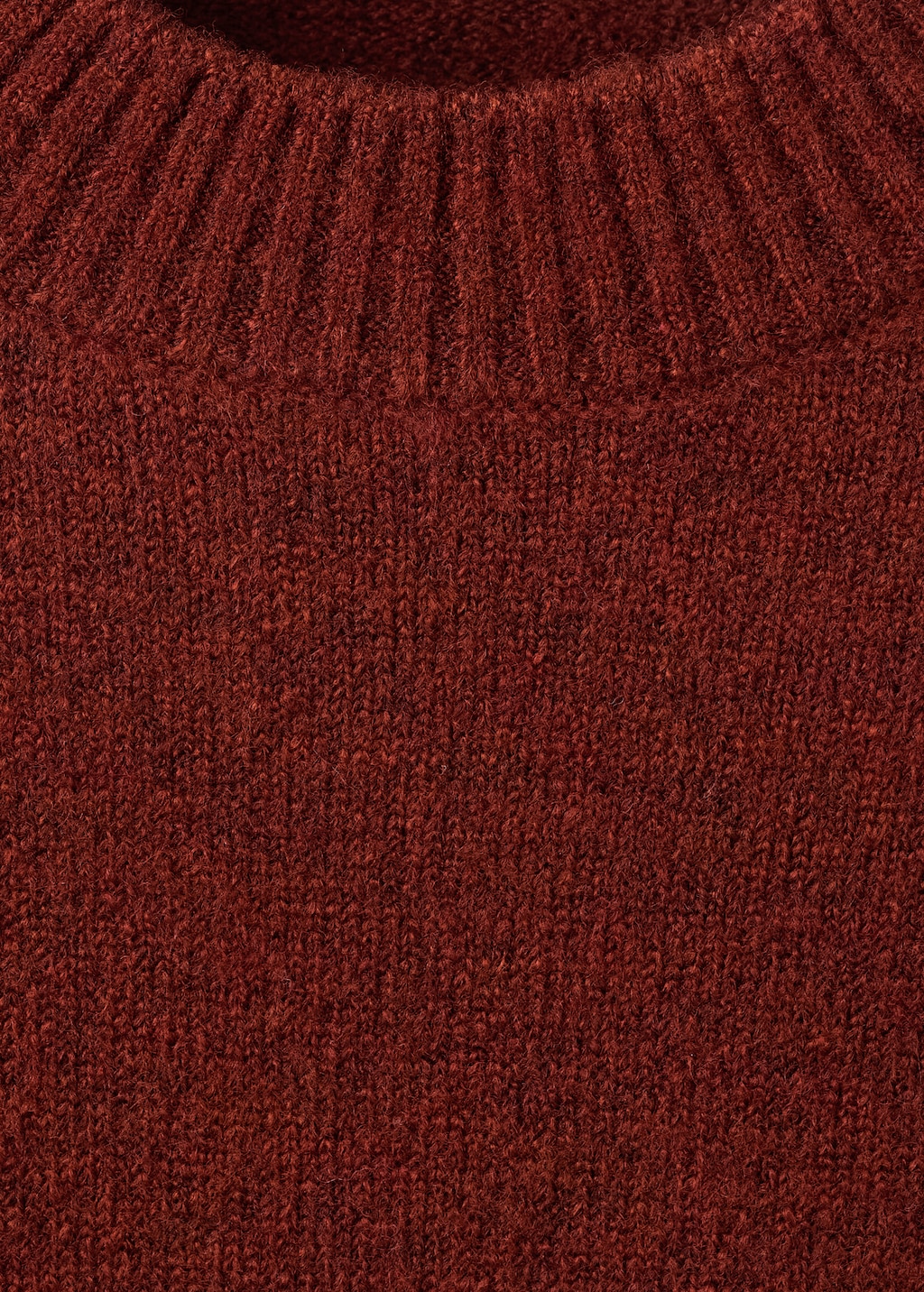 Short-sleeved knitted sweater