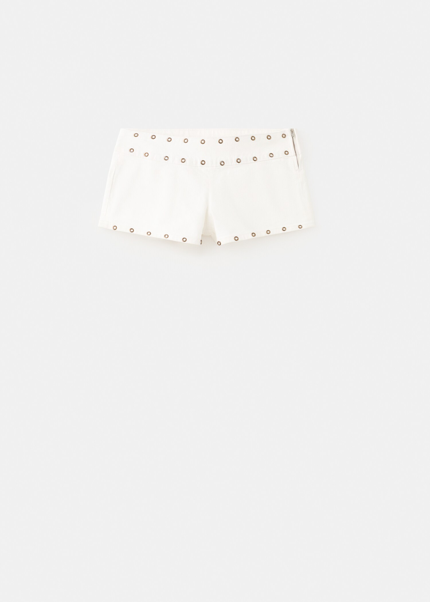 Mini short clouté - Article sans modèle