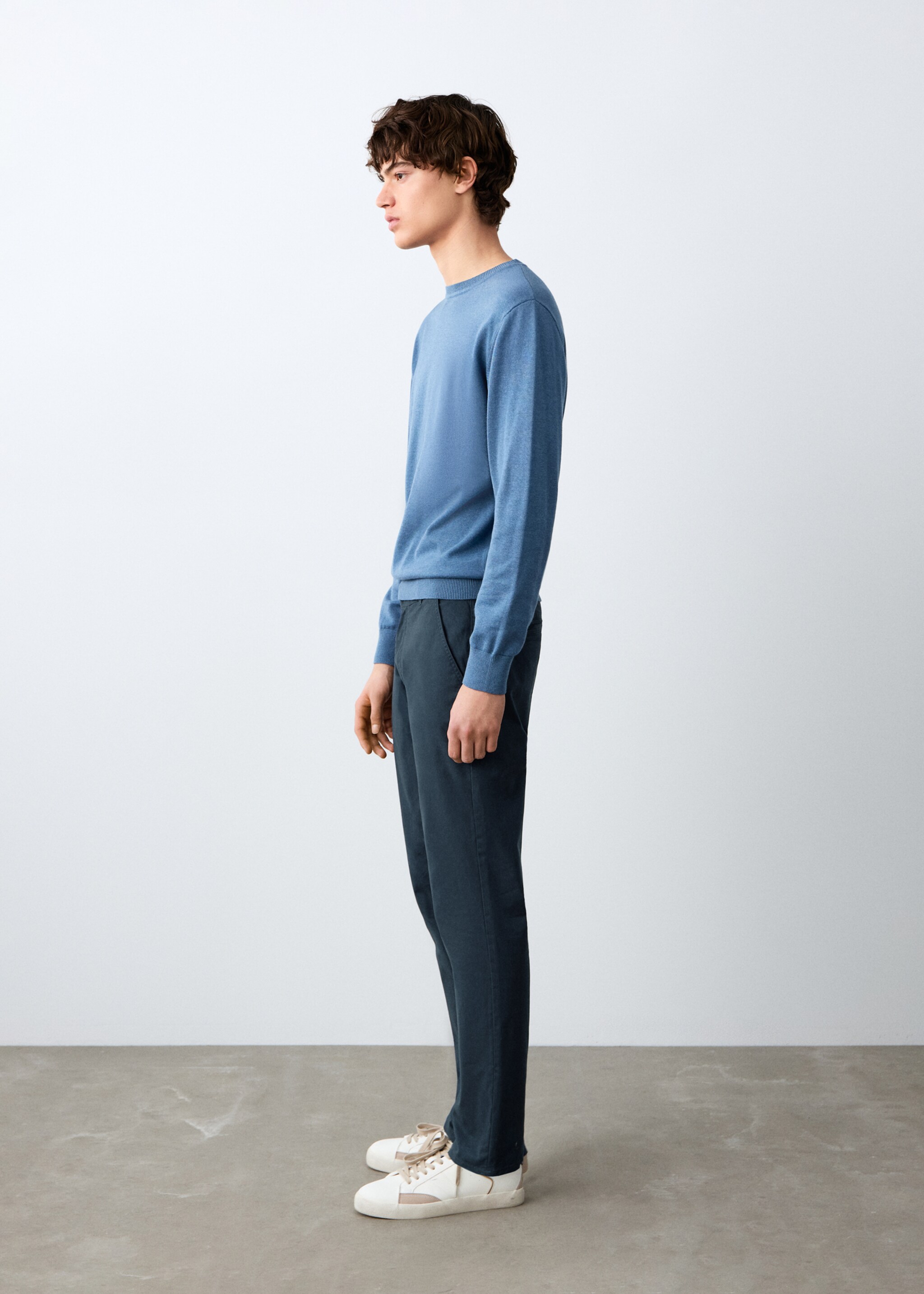 Pantalon chino uni - Plan moyen, Bleu marine. Ref: 27091511-00.