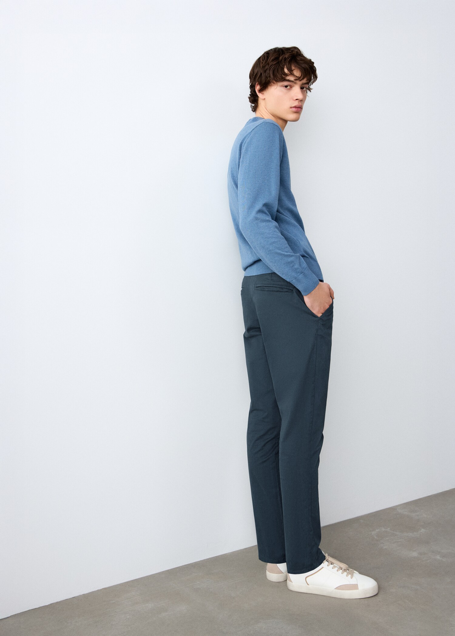 Plain chino trousers - Details of the article 1