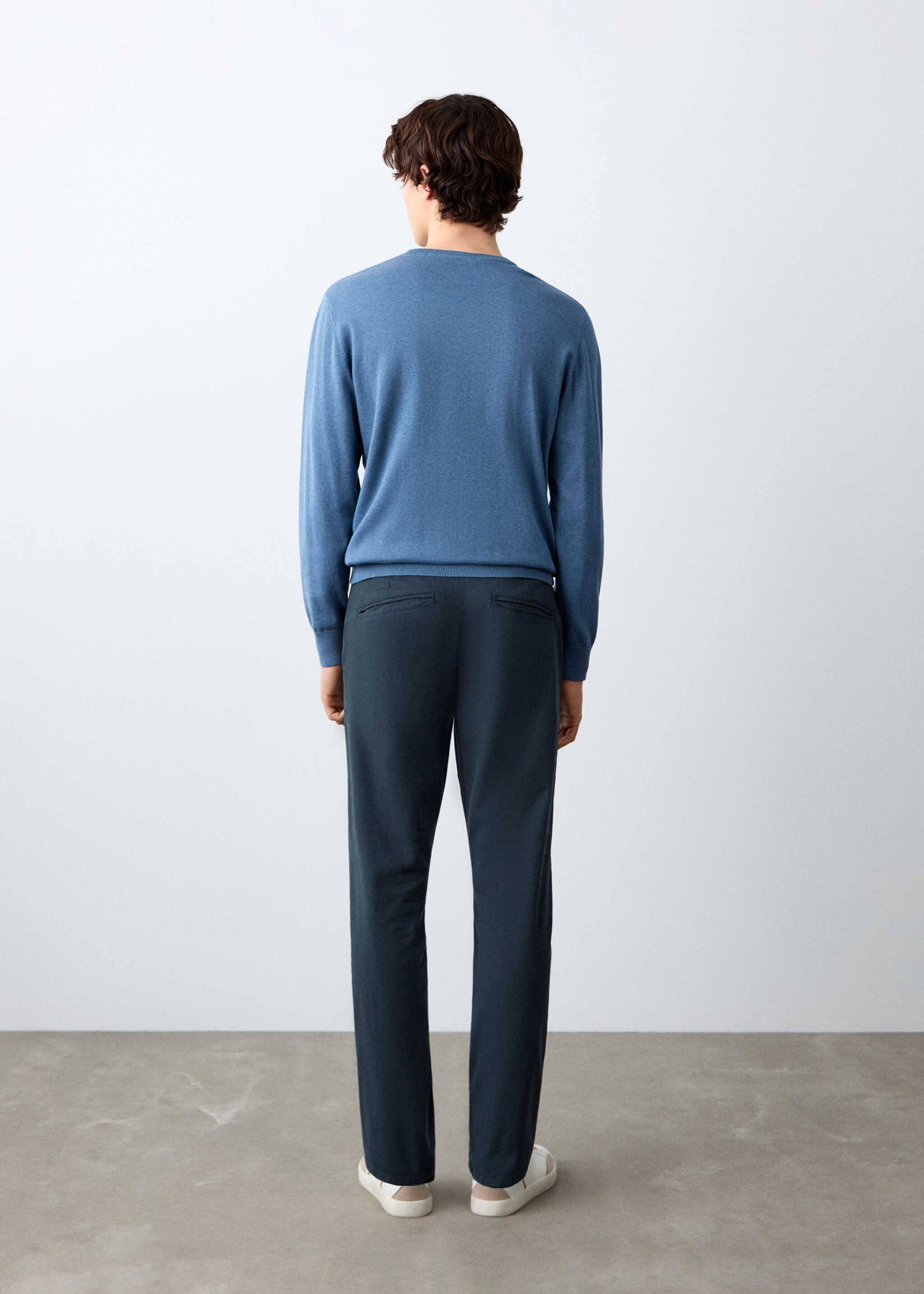 Pantalon chino uni - Verso de l’article, Bleu marine. Ref: 27091511-00.