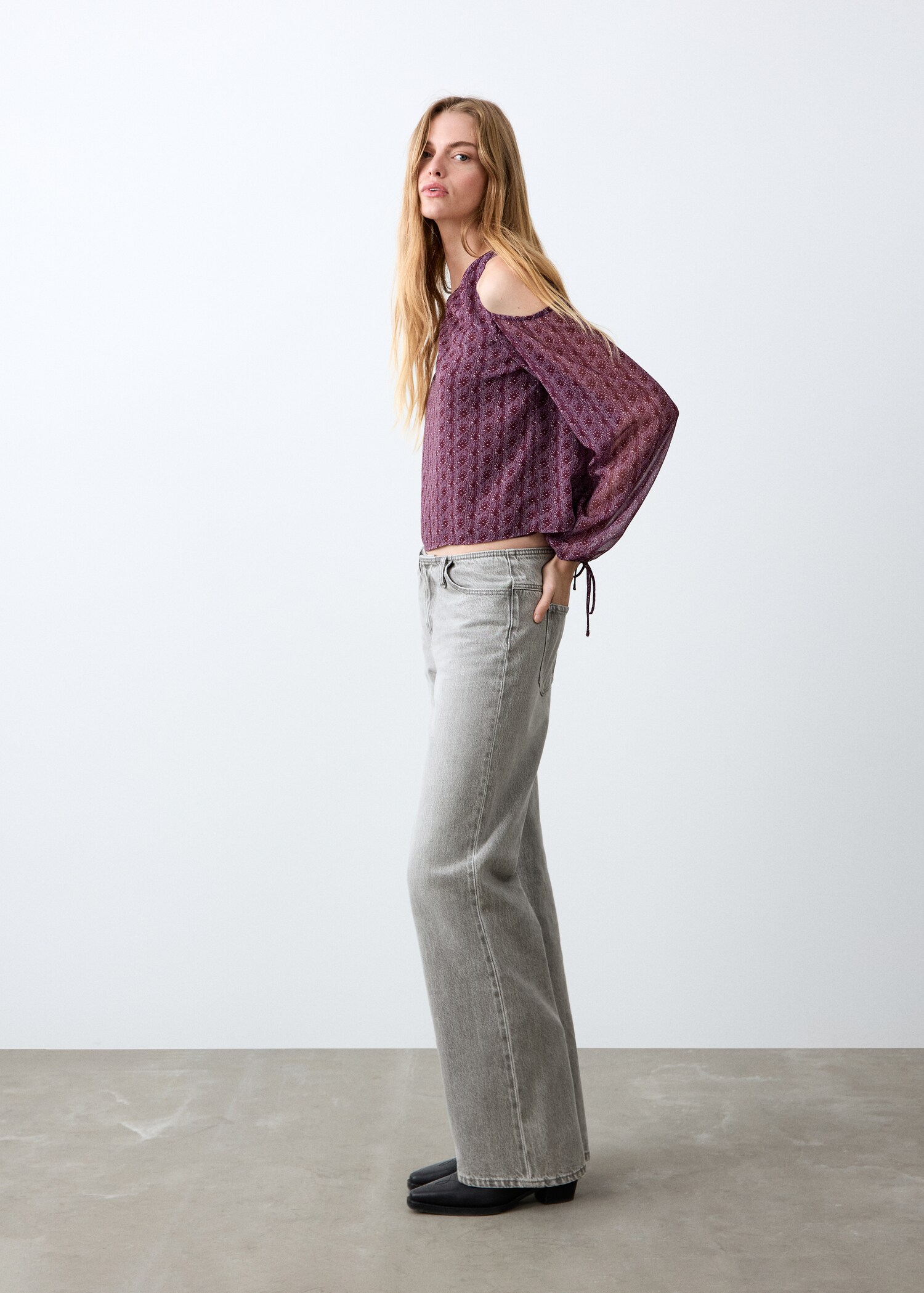 Jeans de cintura baixa - Plano médio