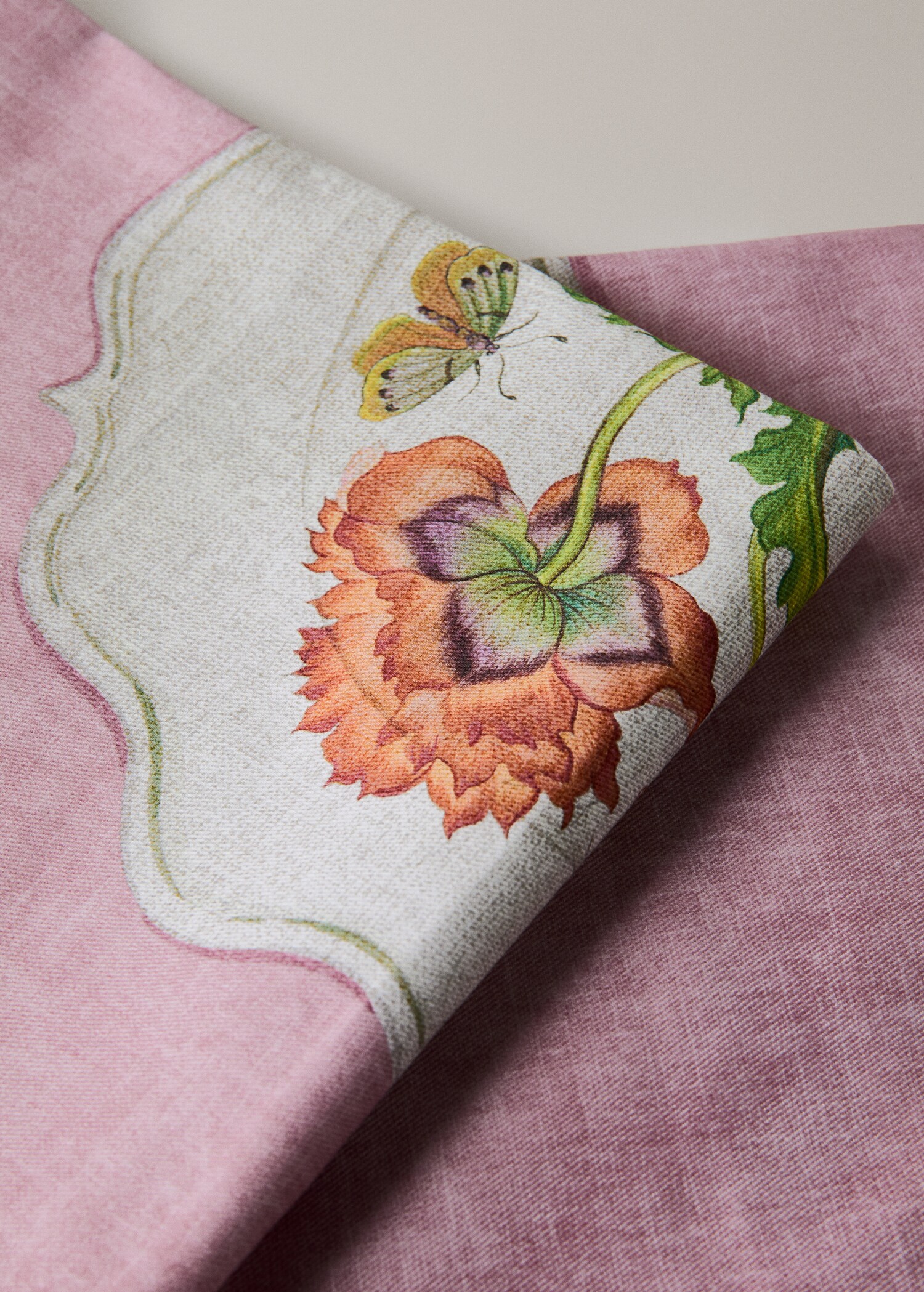Cotton napkins with vintage porcelain elements - Details of the article 2