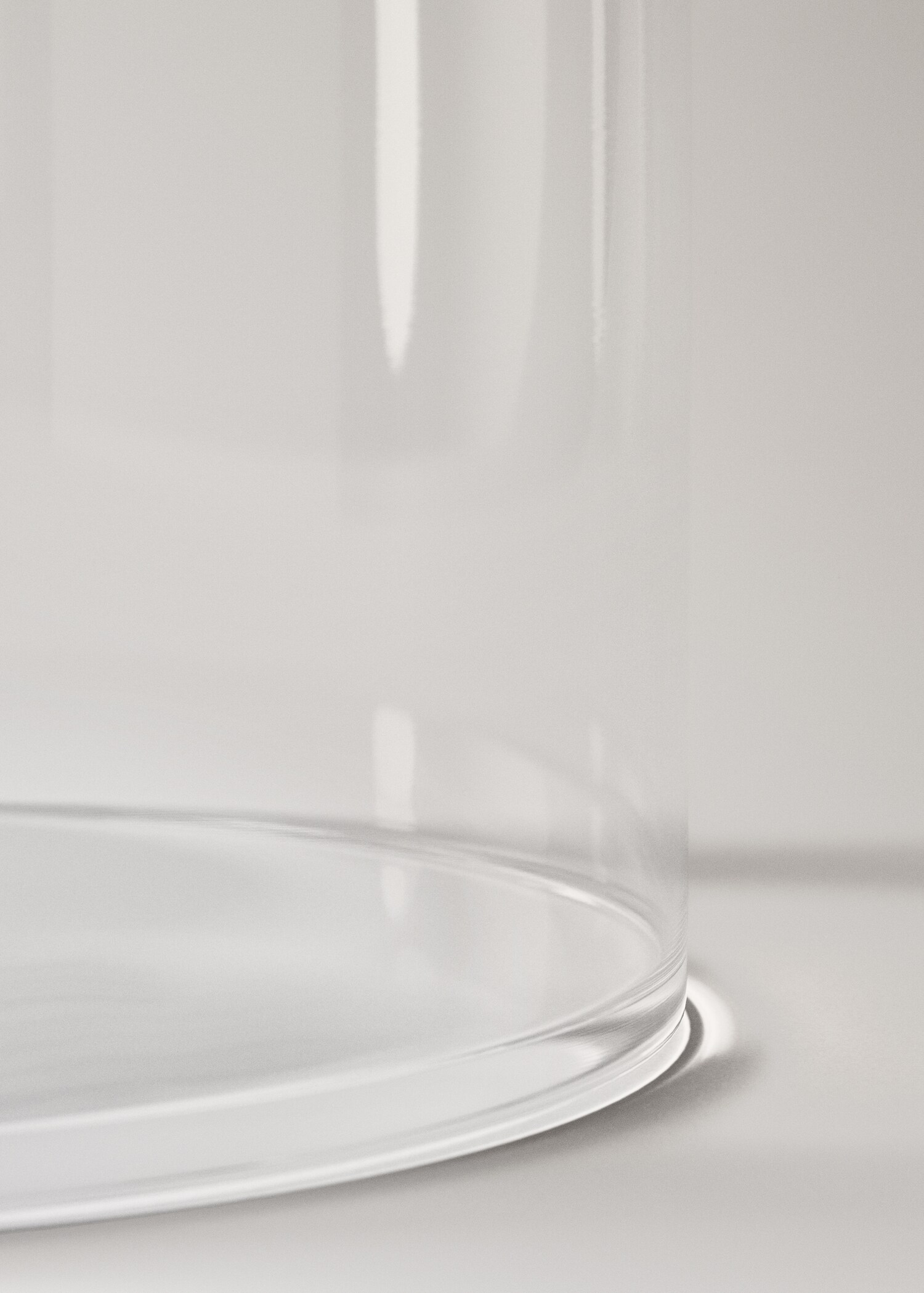 Small crystal vase - Details of the article 2