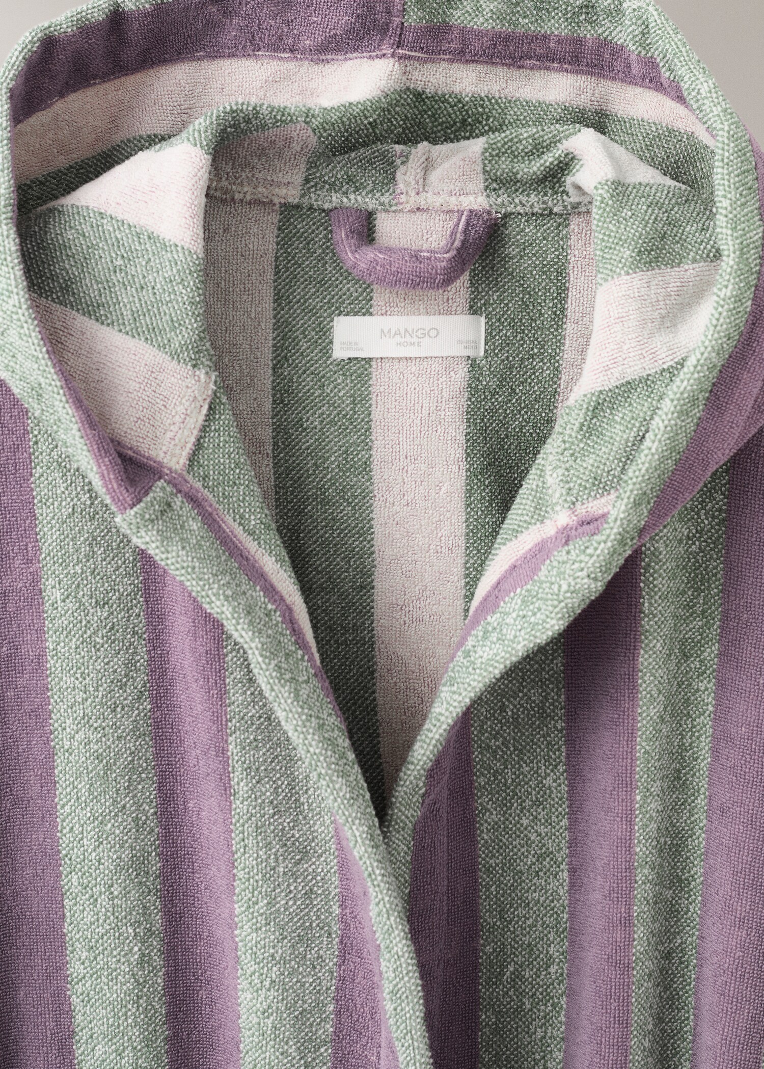 Thick cotton hooded dressing gown - Details of the article 1