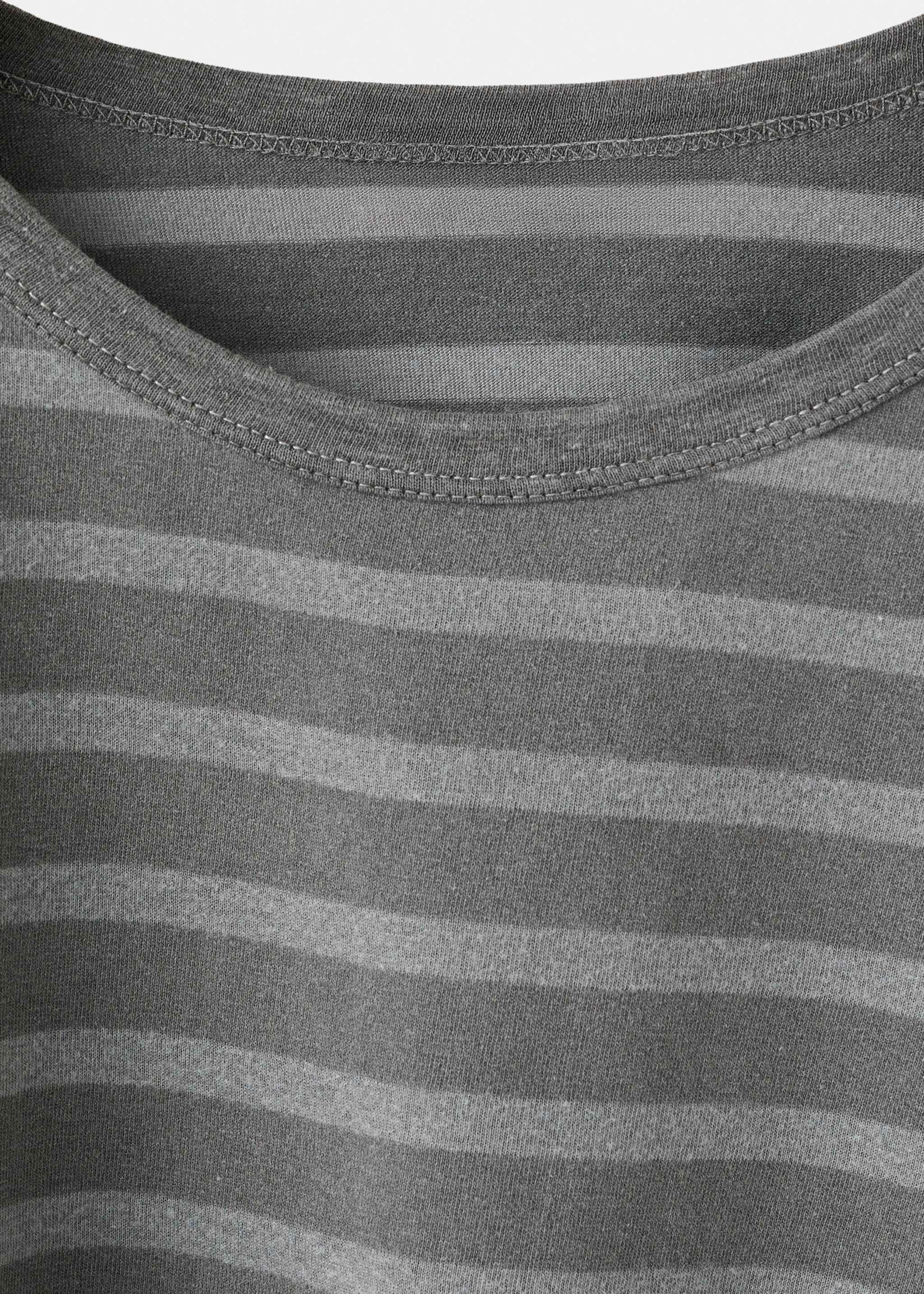 Striped oversized t-shirt - Details of the article 8, Charcoal. Ref: 27091534-00.