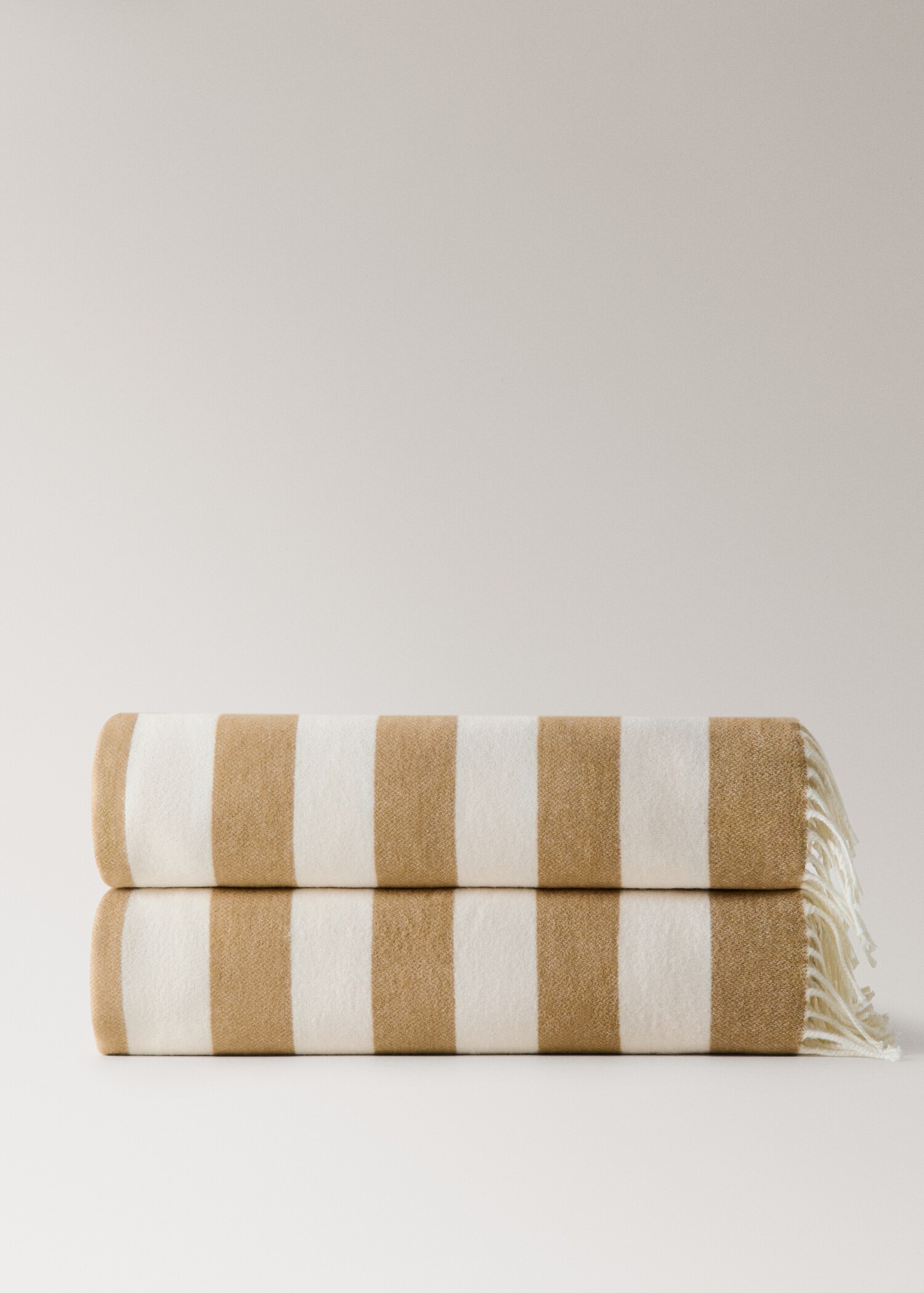 Striped cotton throw with tassels - Article without model