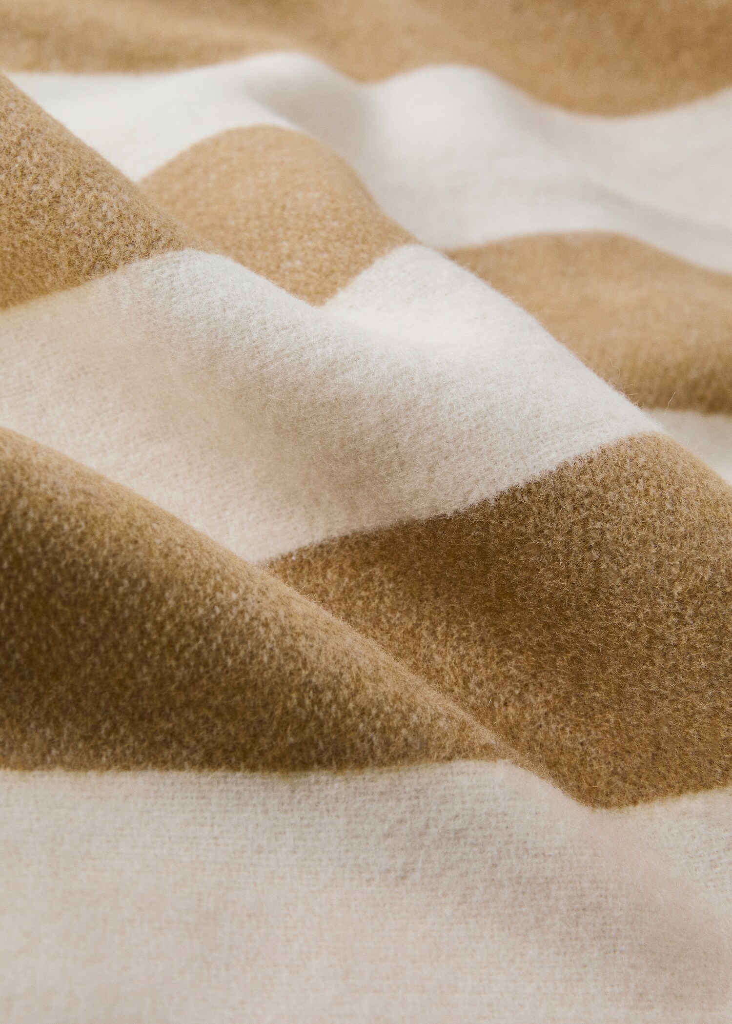 Striped cotton throw with tassels - Details of the article 1