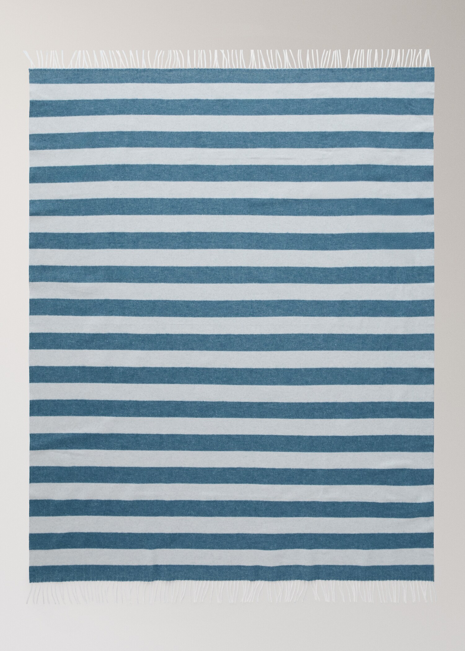 Striped cotton throw with tassels - Details of the article 3