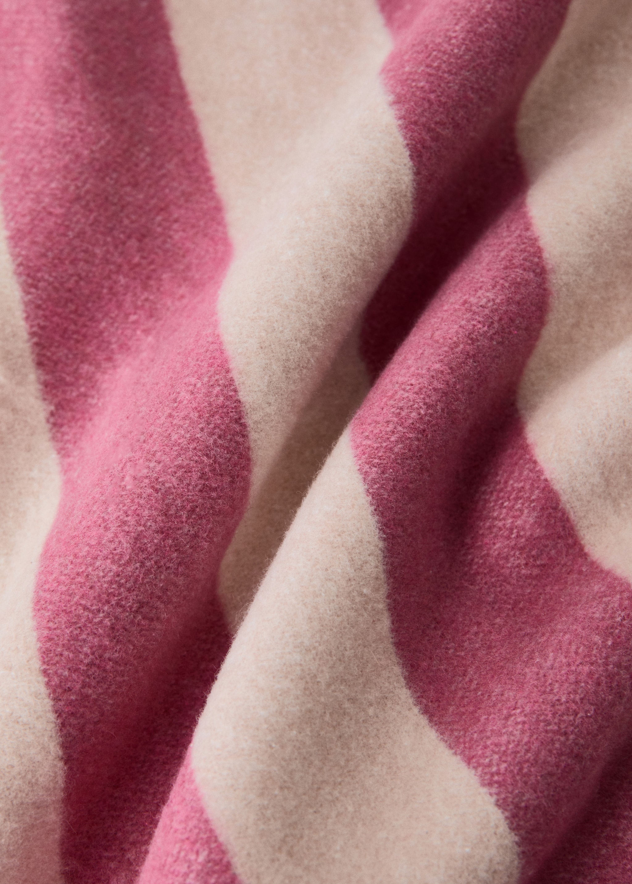 Striped cotton throw with tassels - Details of the article 1, Pink. Ref: 27091536-00.