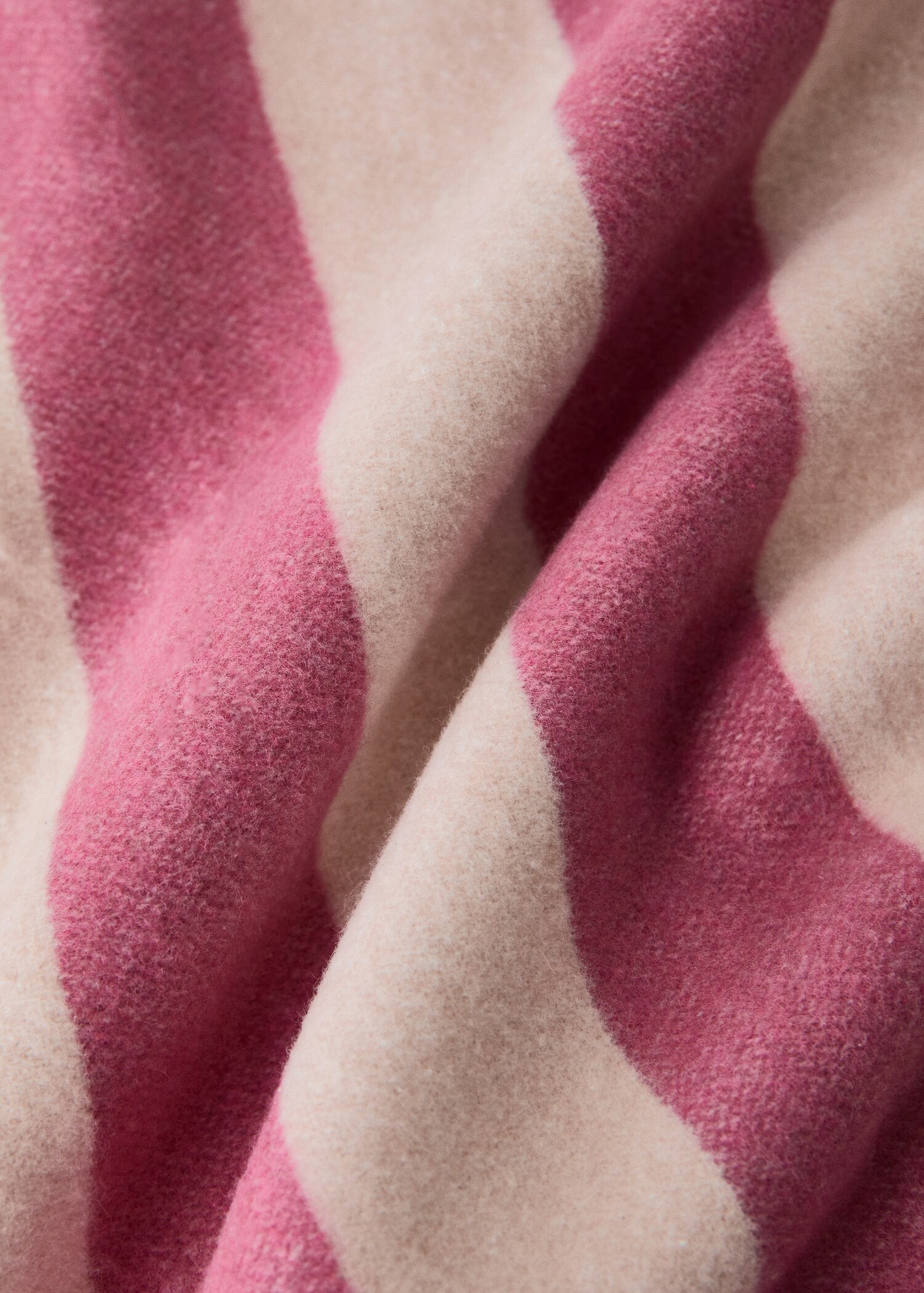 Striped cotton throw with tassels - Details of the article 1