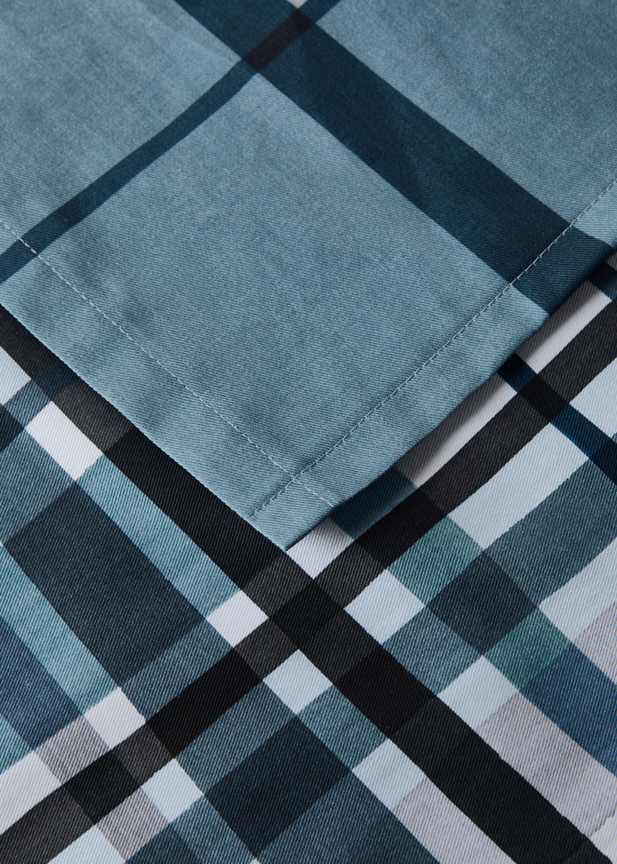 Cotton tablecloth with irregular checks for 6 to 8 people - Details of the article 1, Blue. Ref: 27092004-00.
