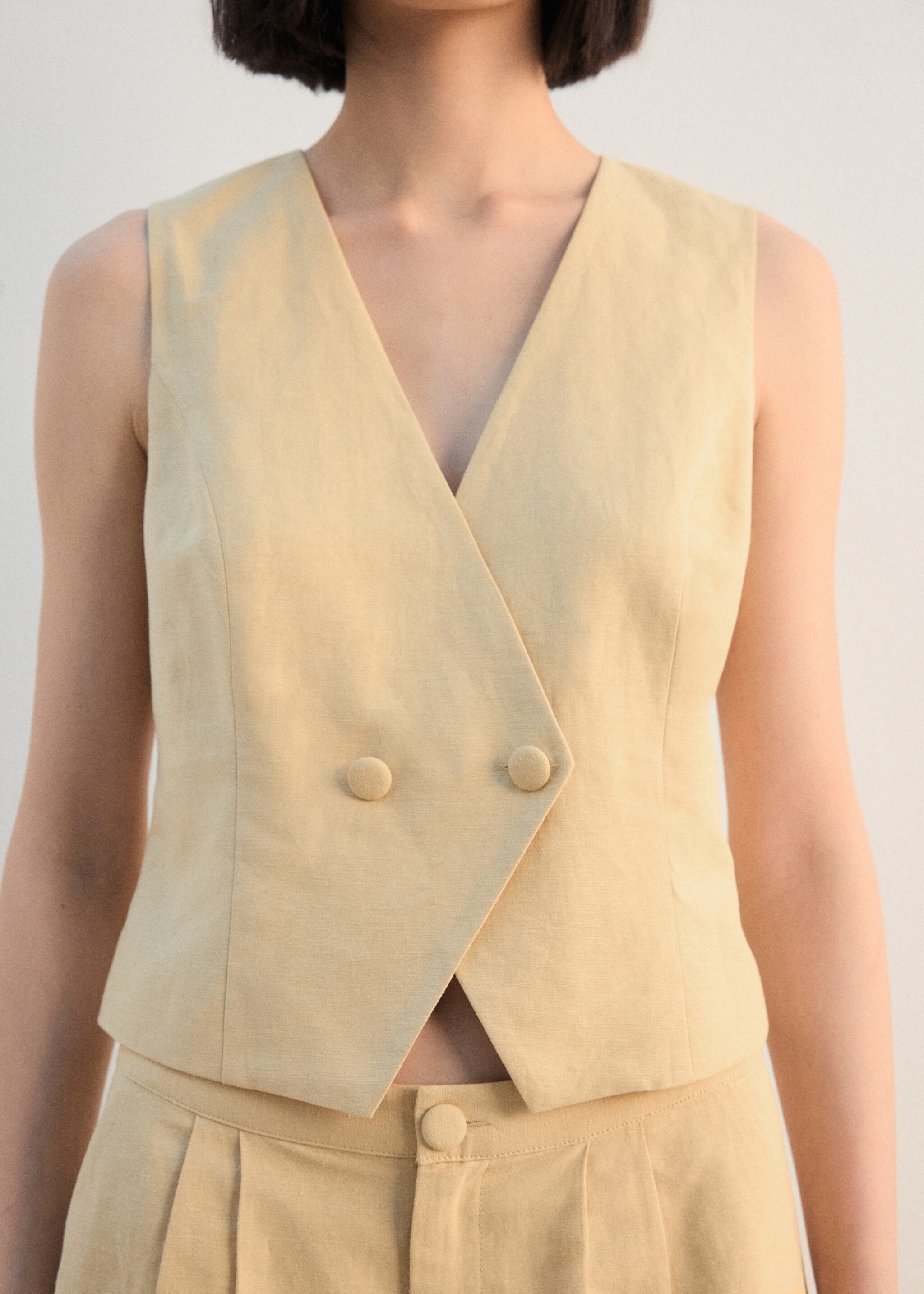 Top traje entallado - Plano medio, Mostaza. Ref: 27092537-00.