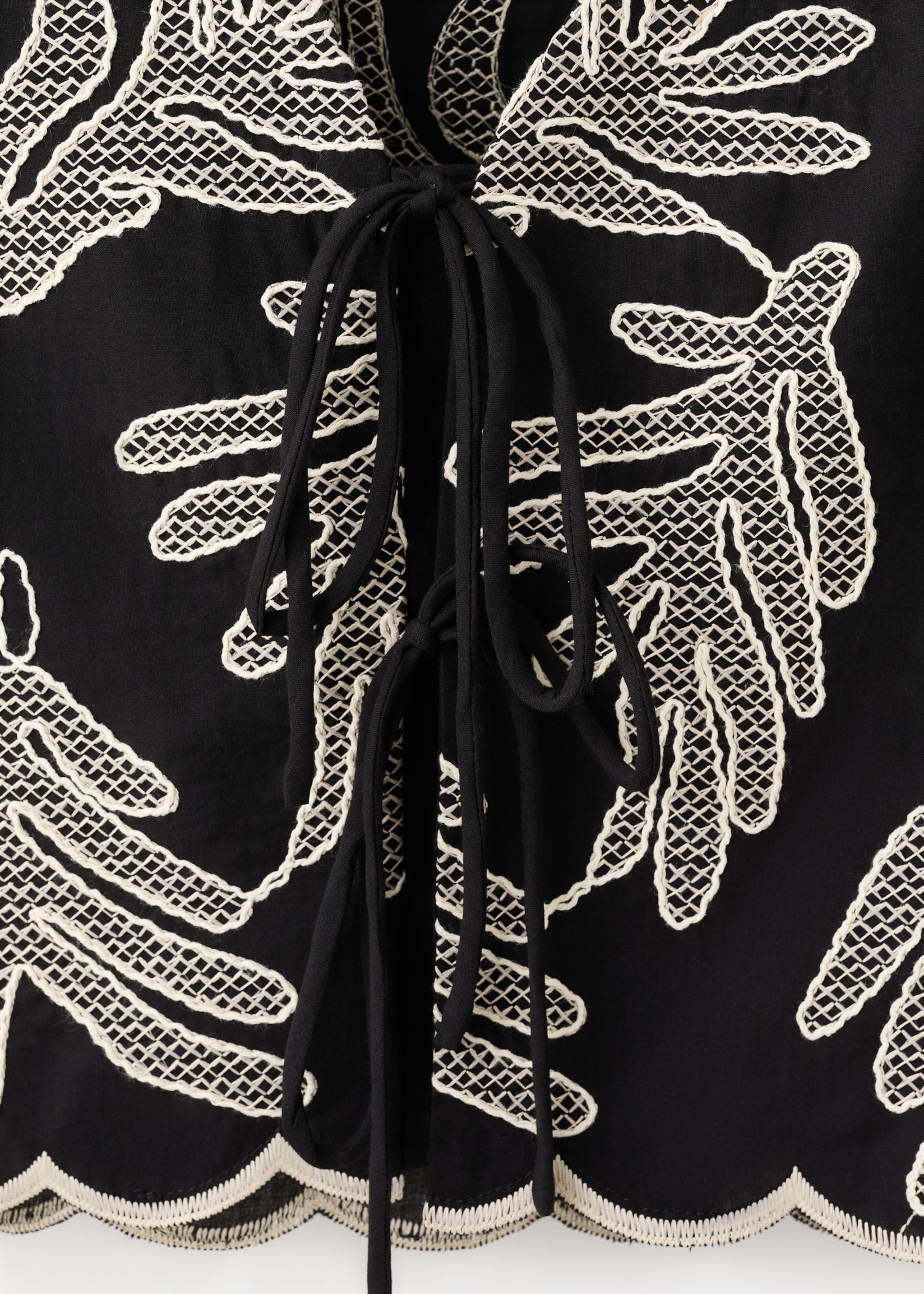 Chaleco bordado lazos - Detalle del artículo 8, Negro. Ref: 27092538-00.