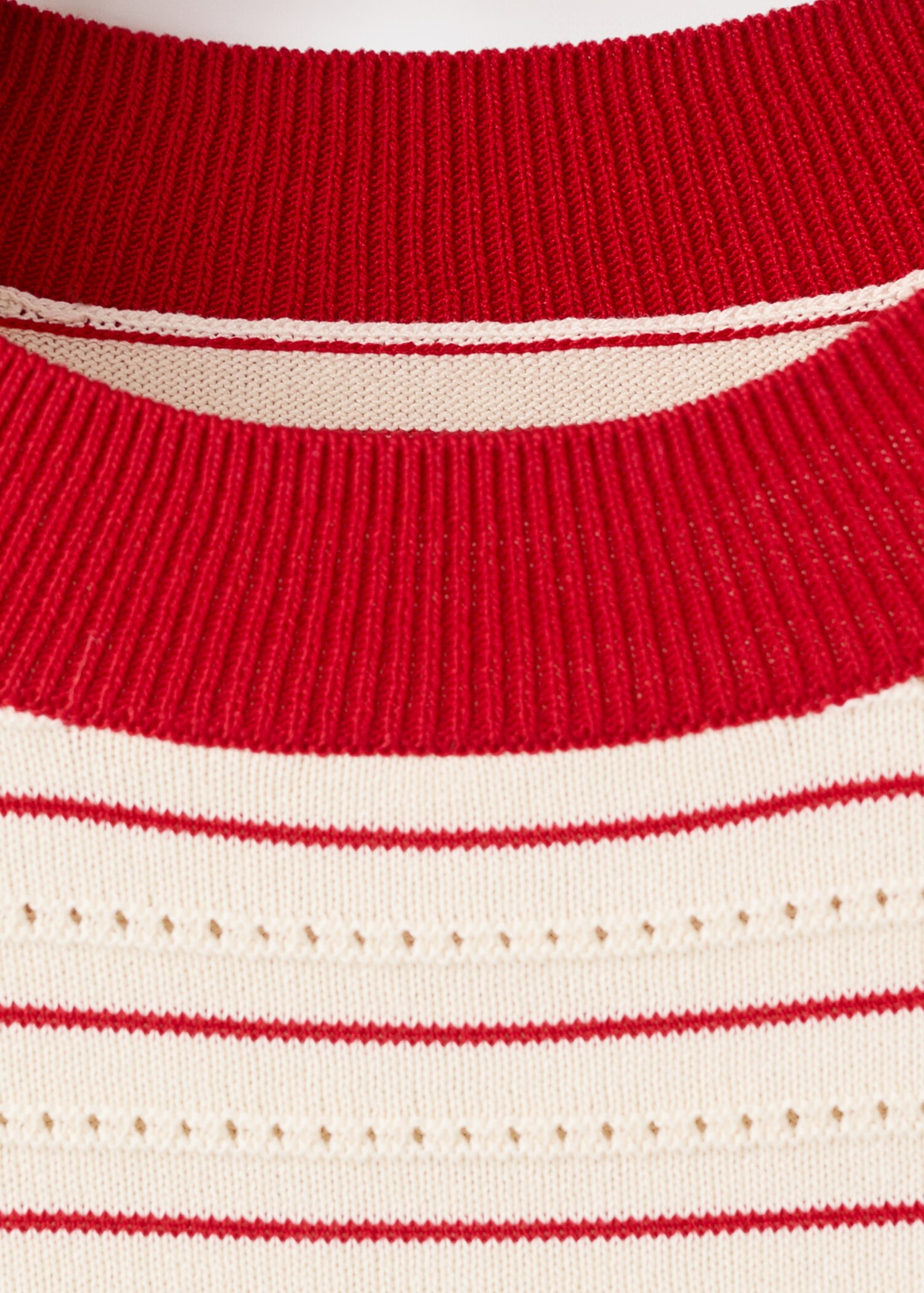 Striped short-sleeved sweater - Details of the article 8
